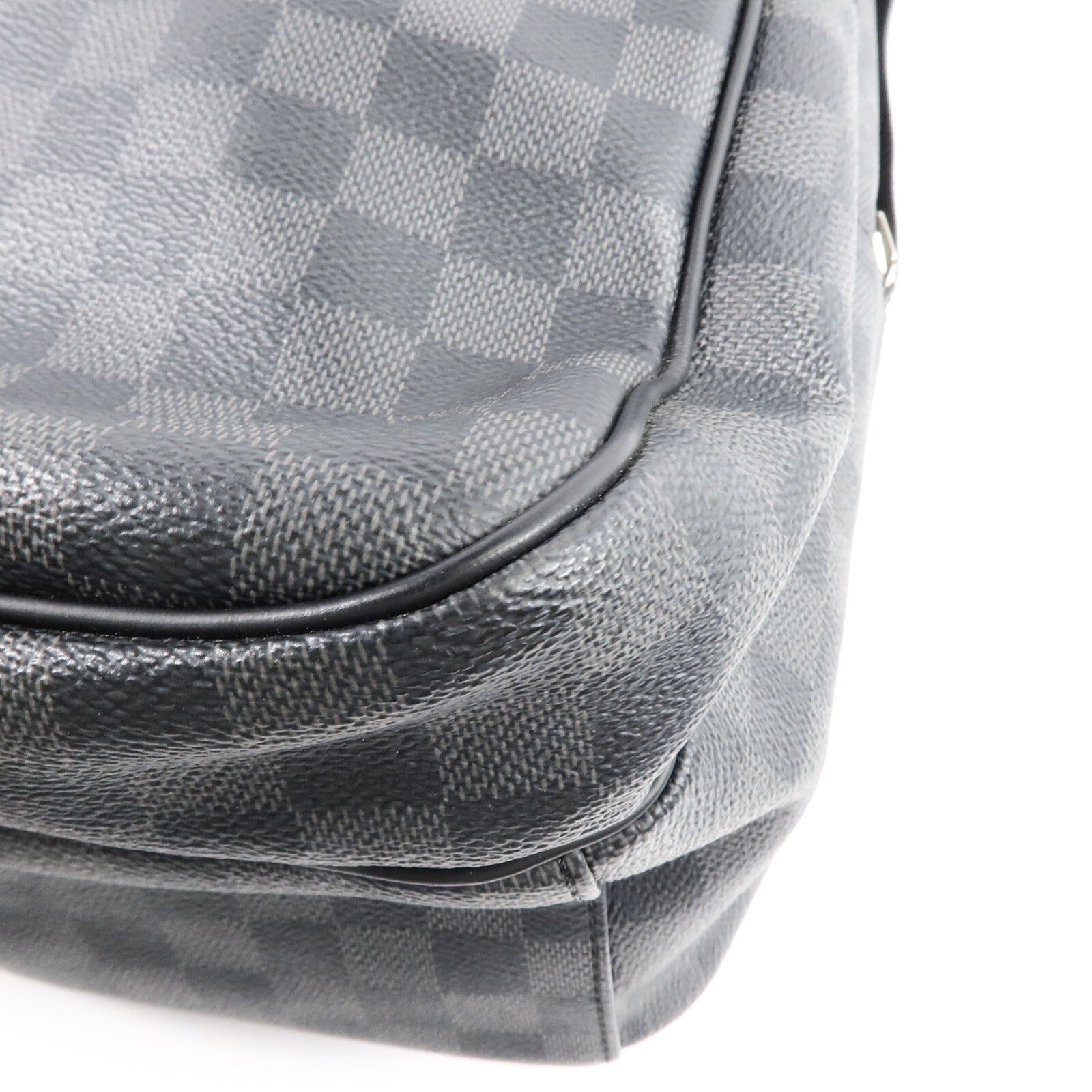 LOUIS VUITTON Damier Graffit Michael Backpack肩背袋