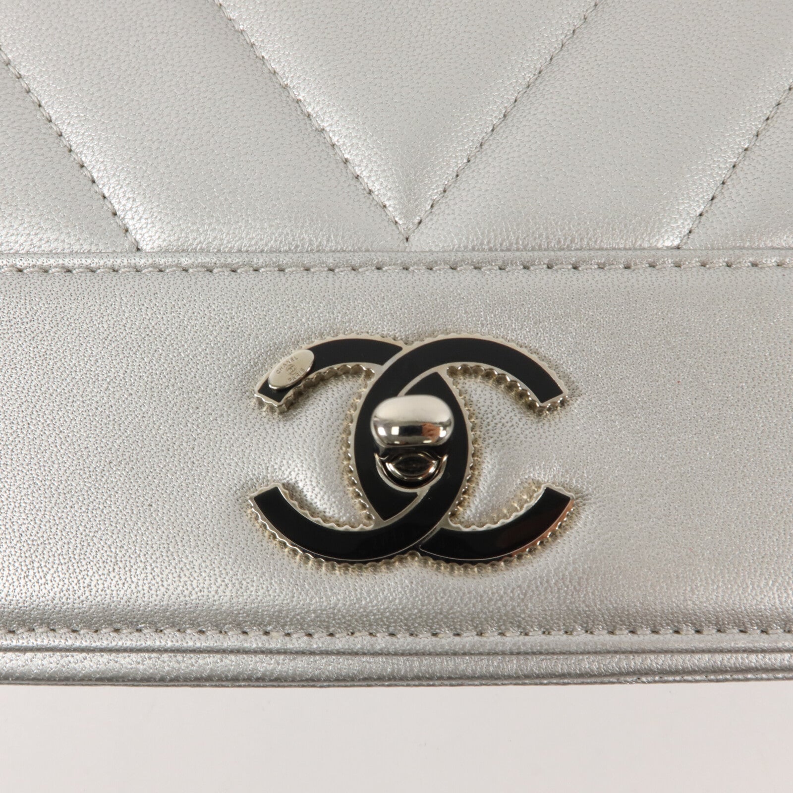 CHANEL 牛皮皮革Mademoiselle Flap Bag鏈帶肩背袋