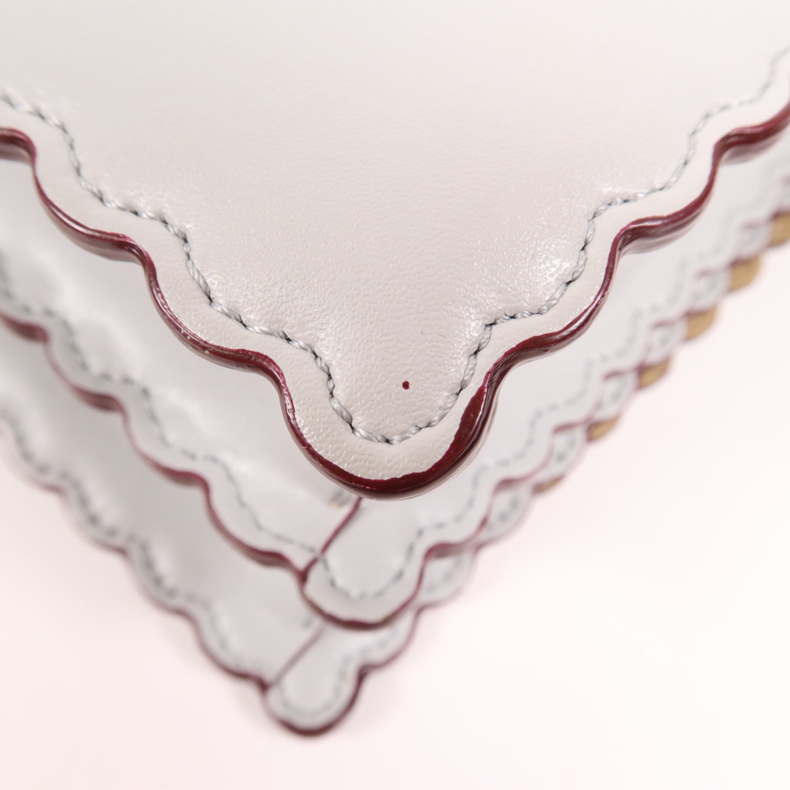 FENDI 牛皮皮革Kan I銀扣肩背袋