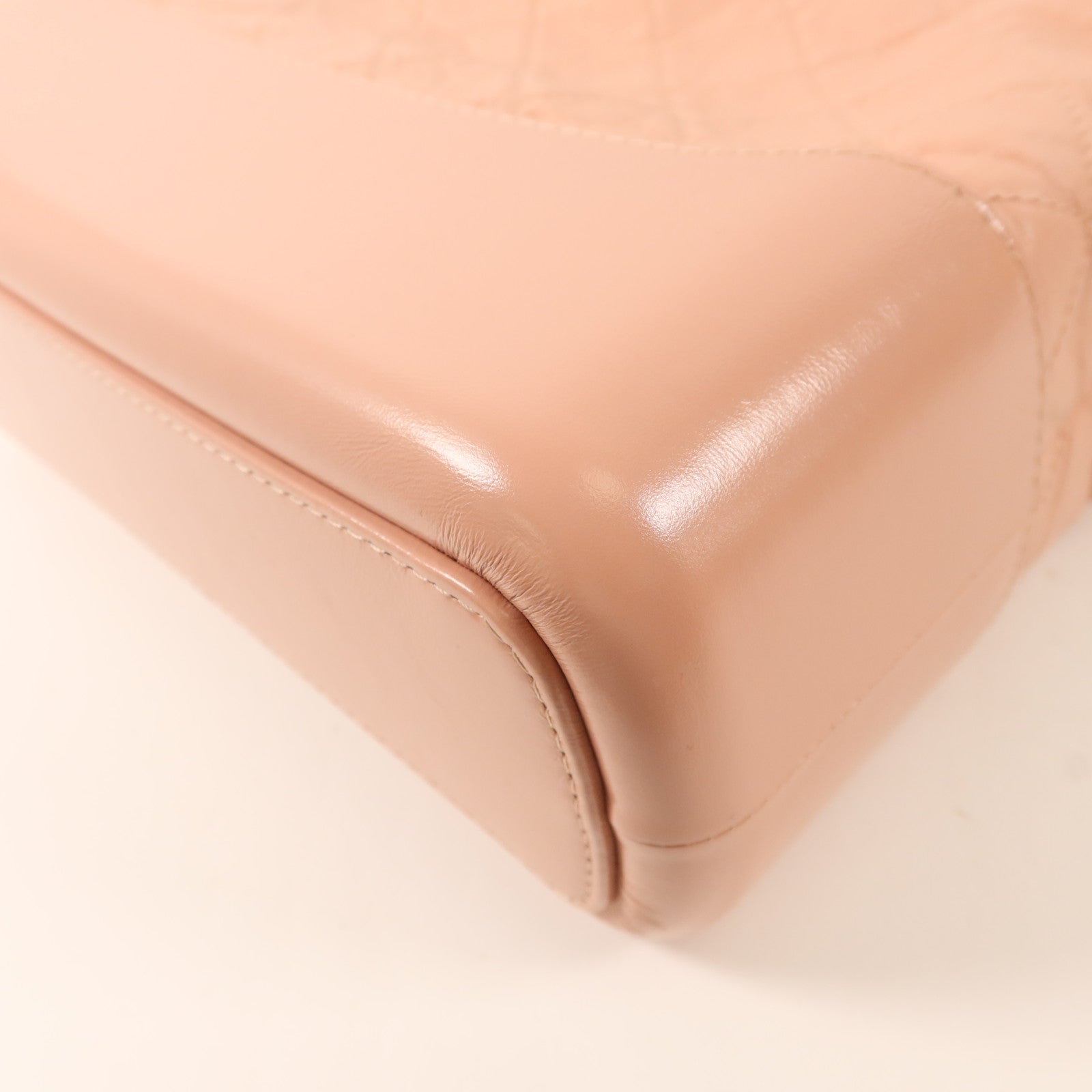 CHANEL 牛皮皮革Gabrielle Medium鏈帶肩背袋