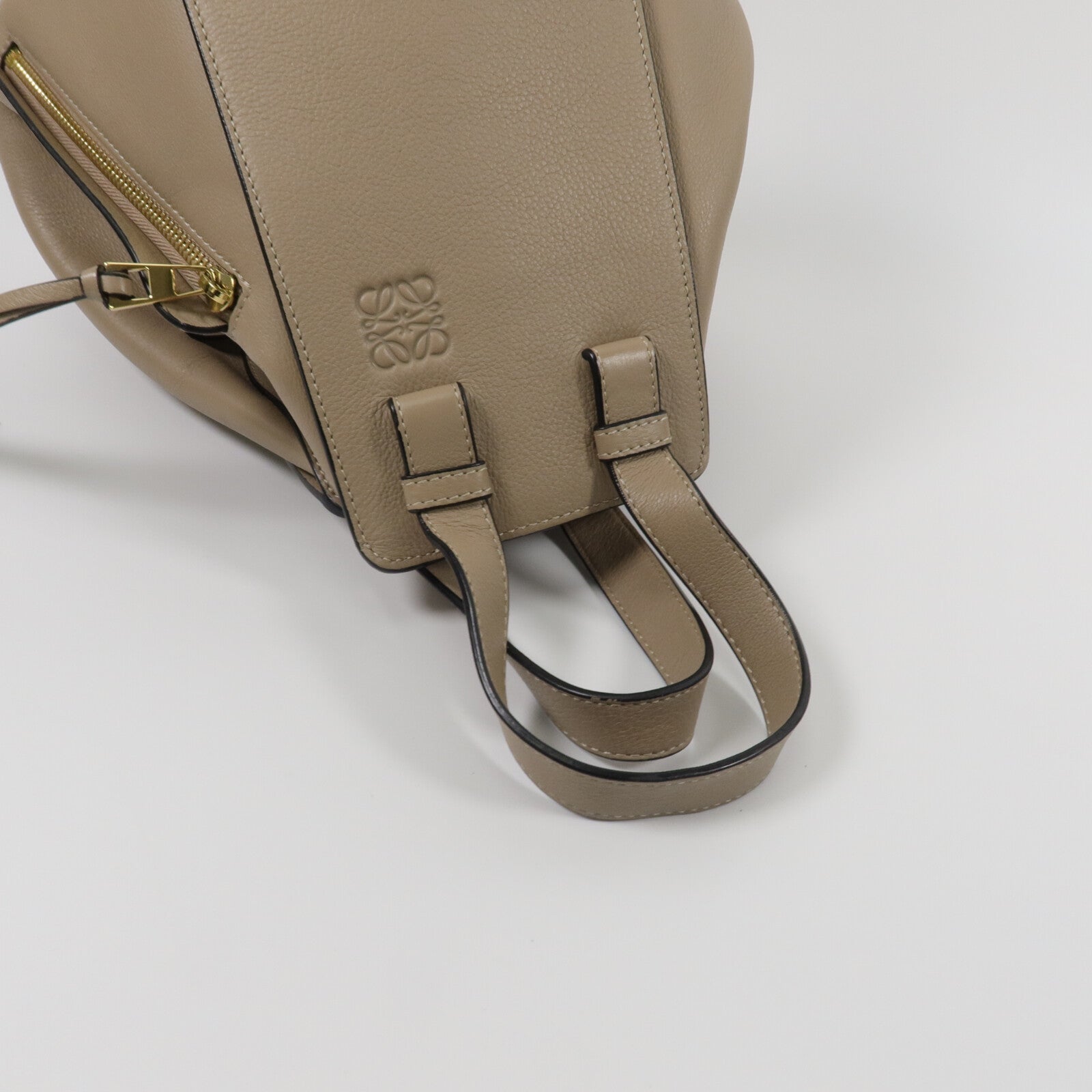LOEWE 牛皮皮革Hammock Medium手挽肩背兩用袋