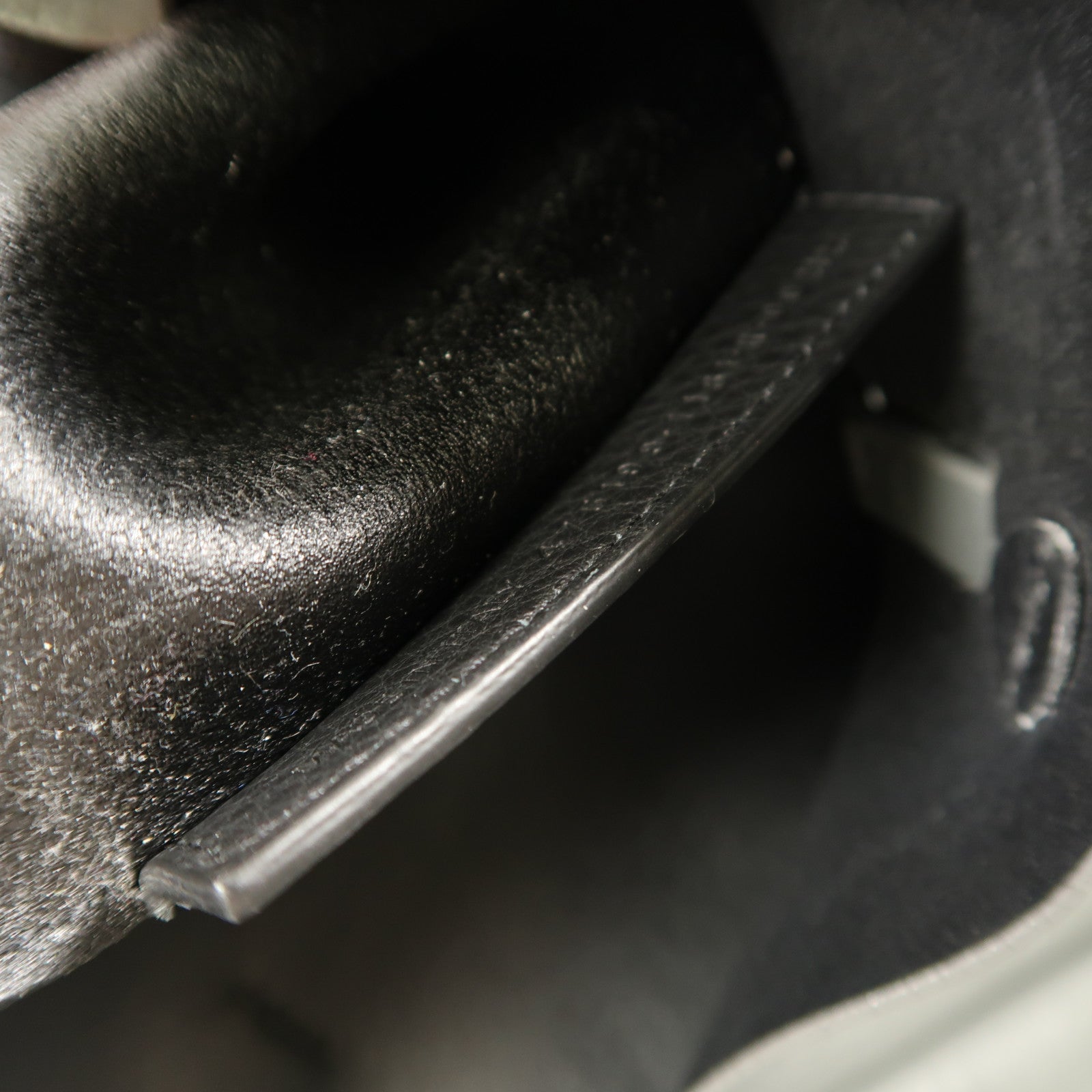 BALENCIAGA 牛皮皮革Everyday肩背袋