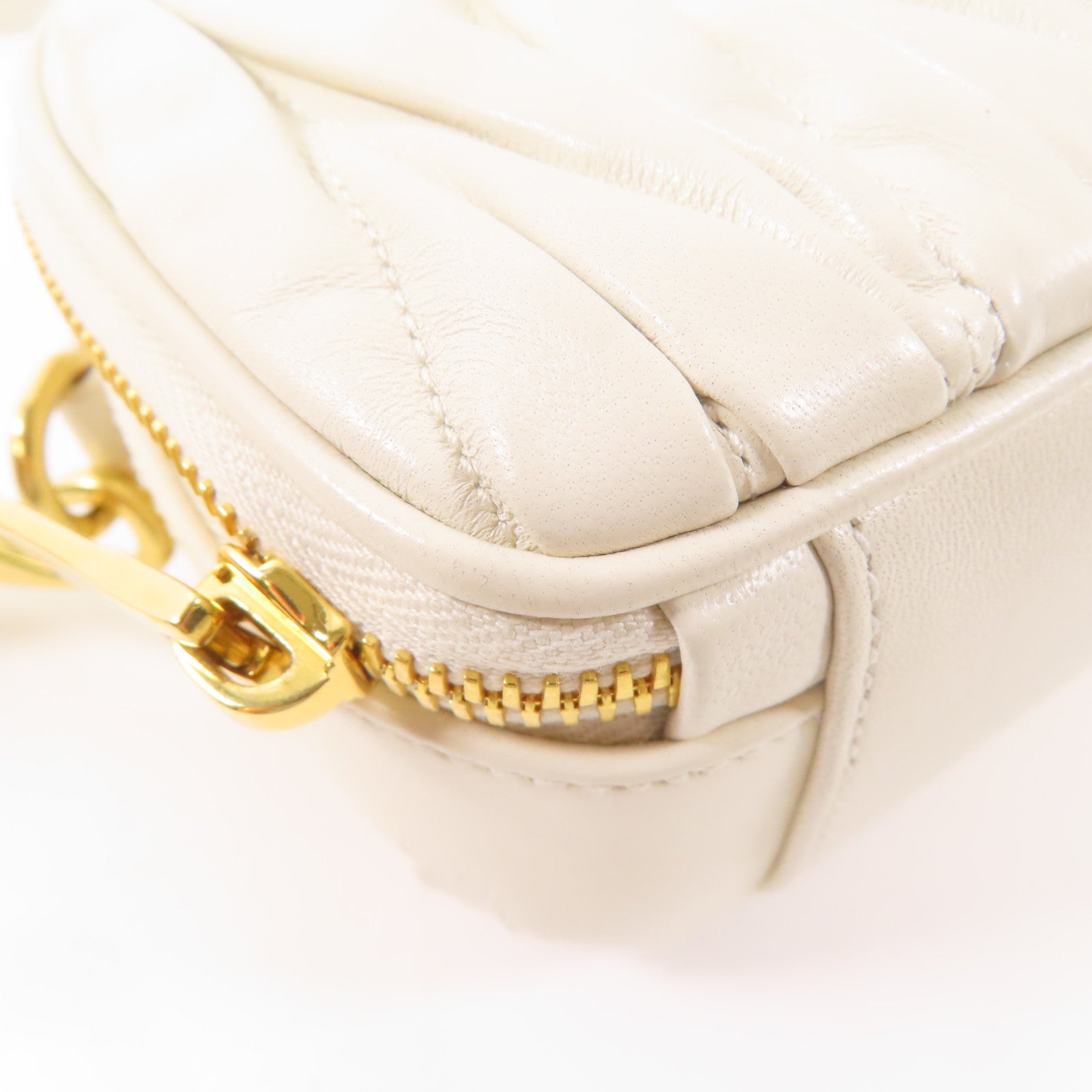 Miu Miu 羊皮皮革Matlasse Nappa Shoulder Bag金扣肩背袋白色