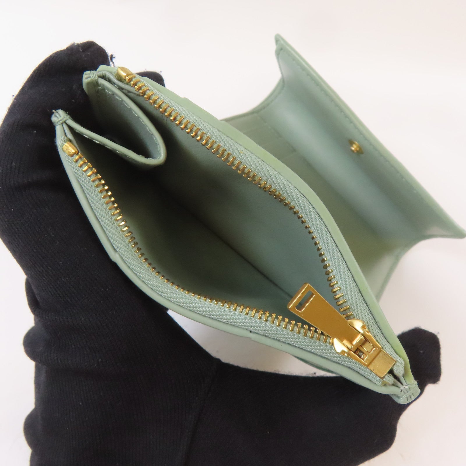 BOTTEGA VENETA 織紋羊皮皮革Trifold Wallet金扣錢包淺綠色