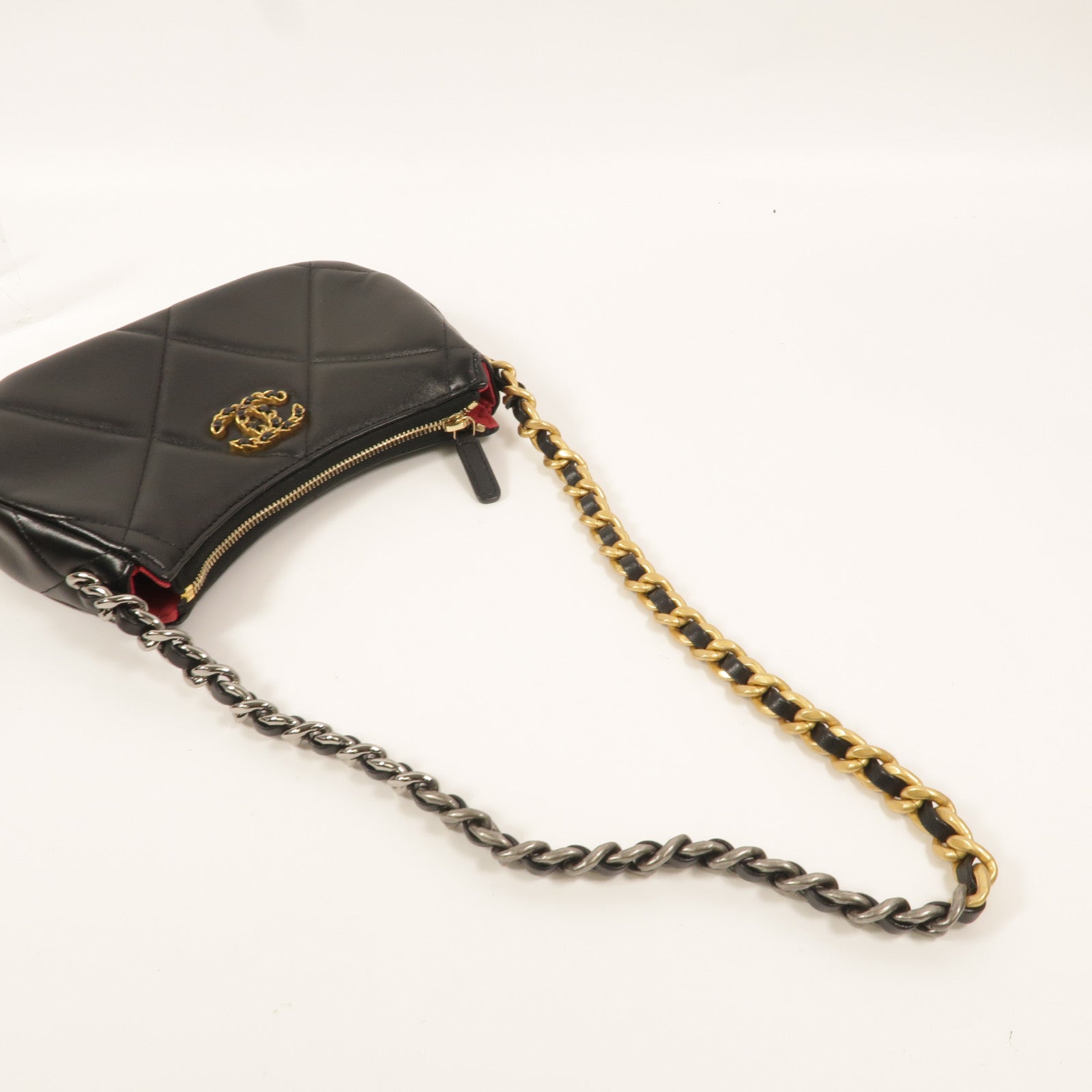 CHANEL 羊皮皮革C19 Hobo鏈帶肩背袋