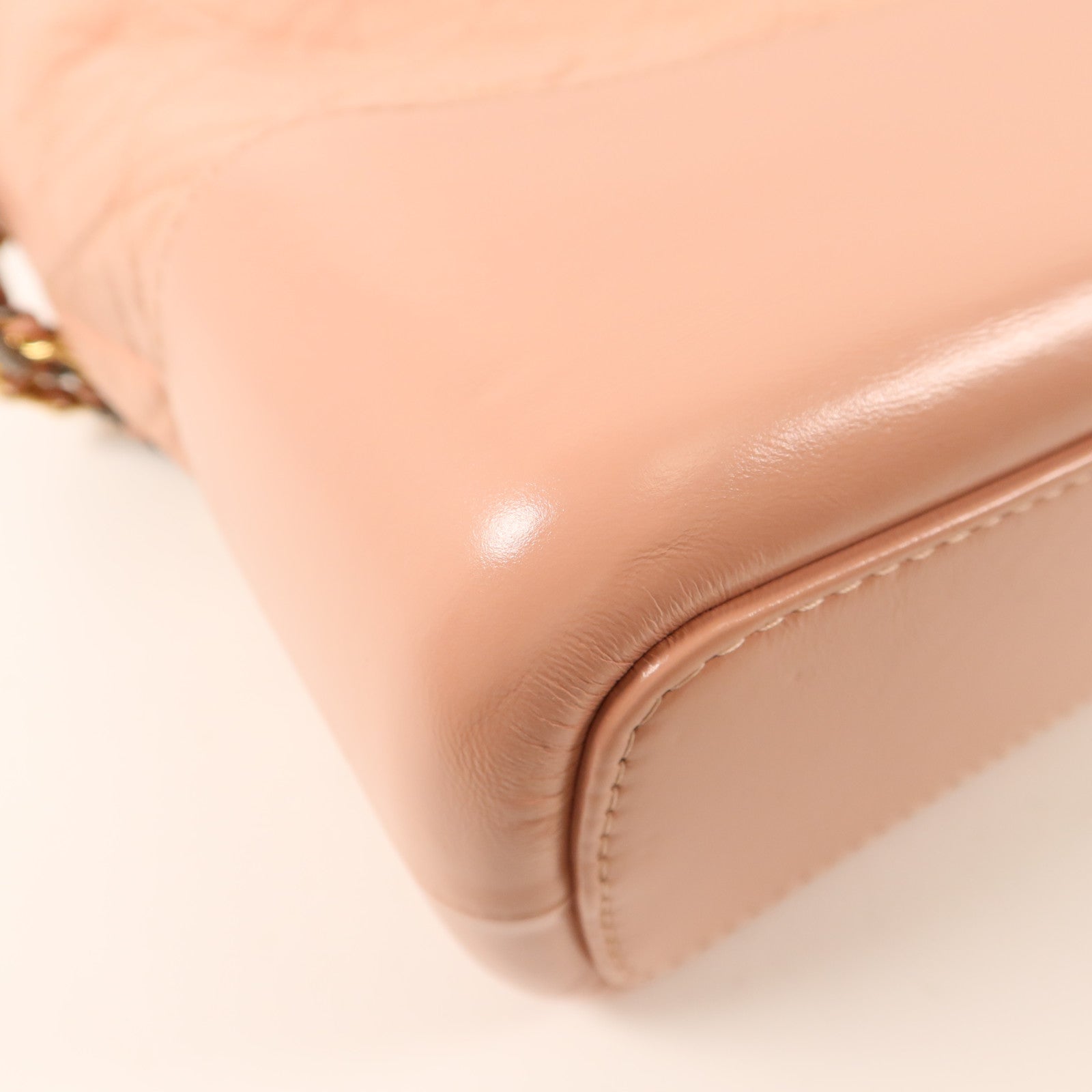 CHANEL 牛皮皮革Gabrielle Medium鏈帶肩背袋