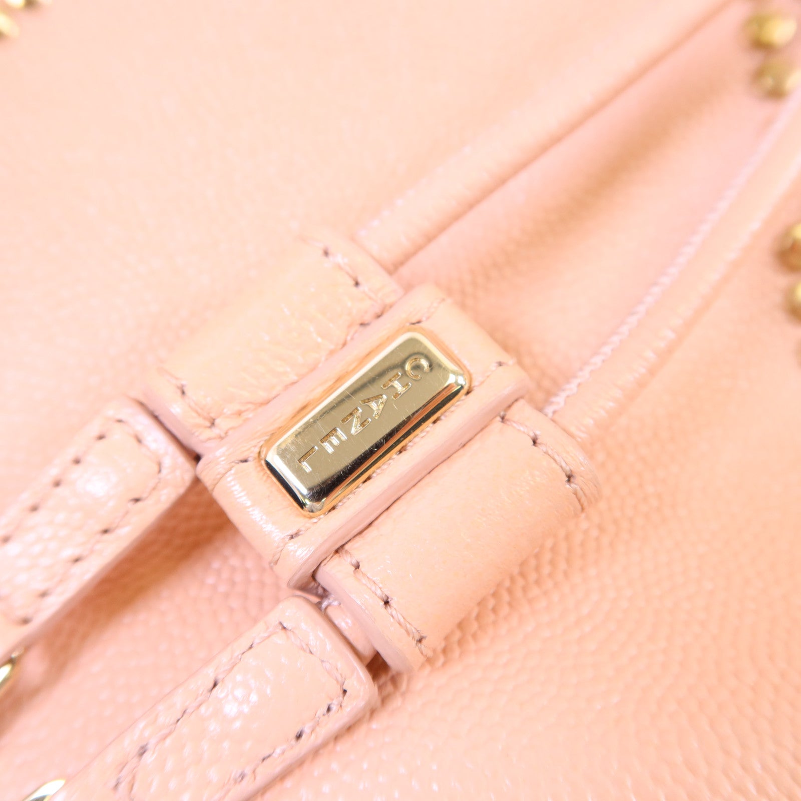 CHANEL 牛皮皮革Rivet Drawstring Bucket金扣肩背袋