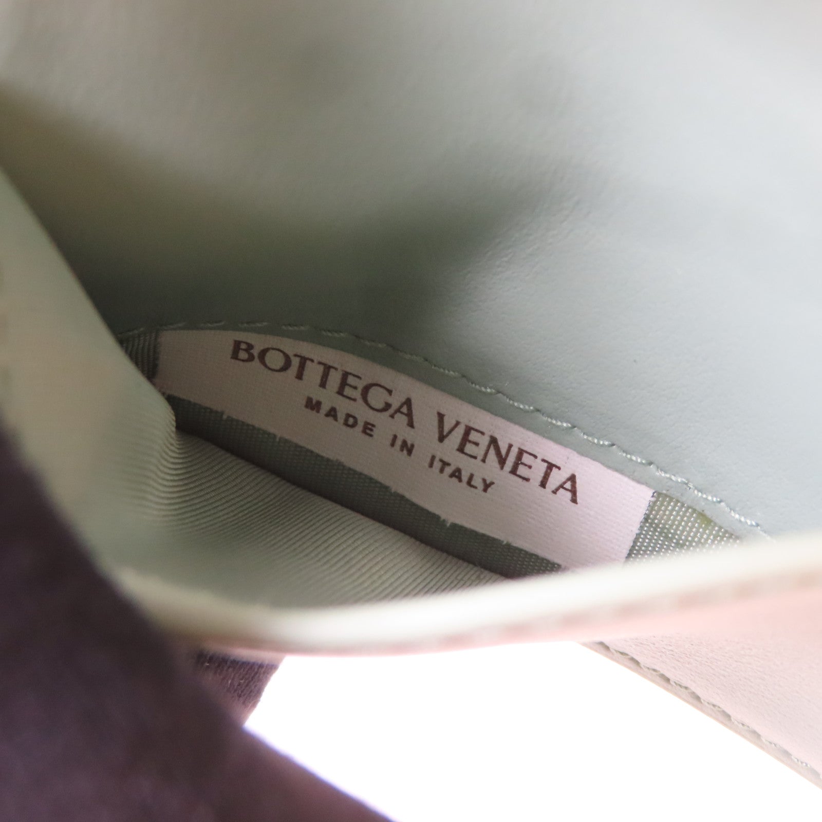 BOTTEGA VENETA 織紋羊皮皮革Trifold Wallet金扣錢包淺綠色