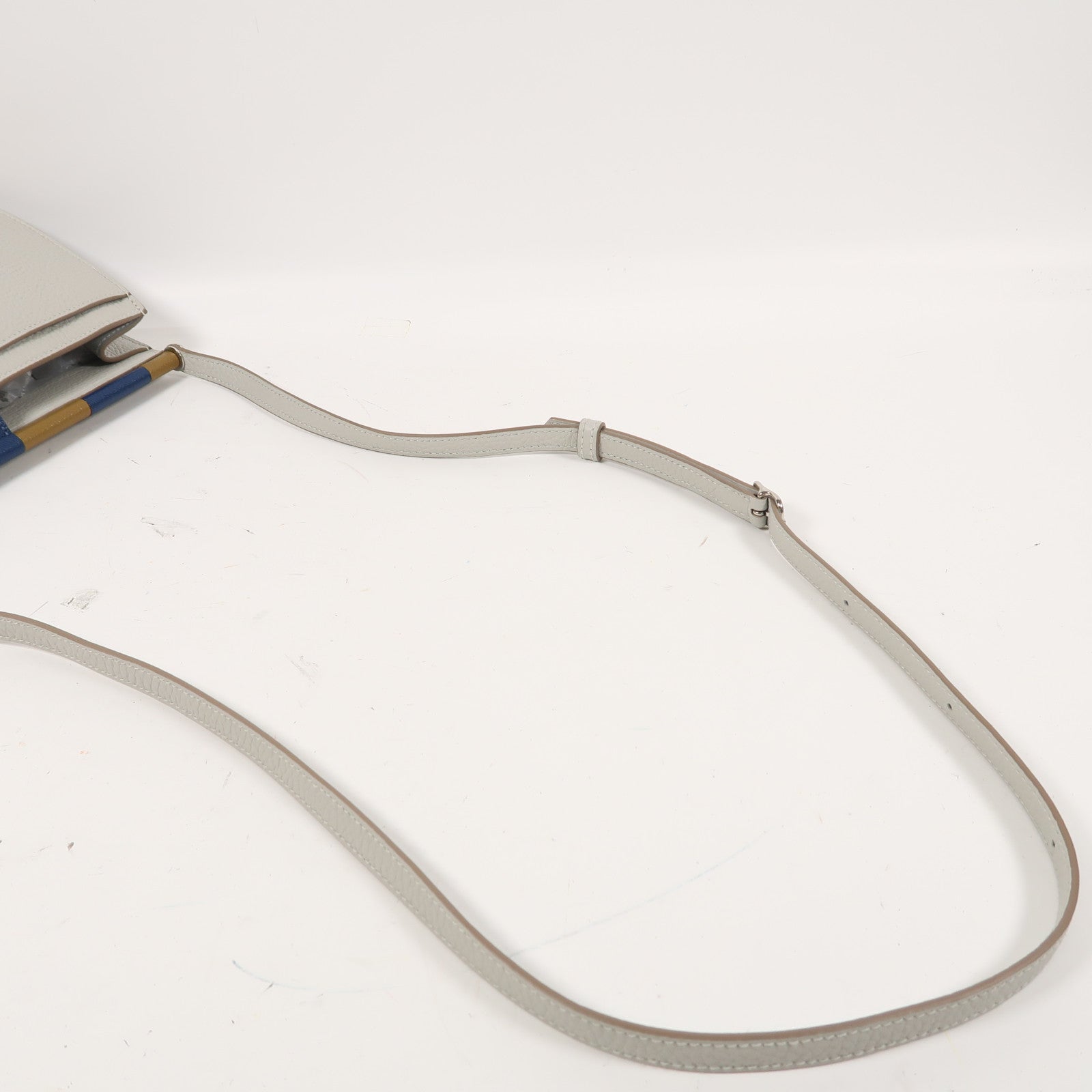 HERMES Clemence皮革Saut 25銀扣肩背袋Gris Perle灰色