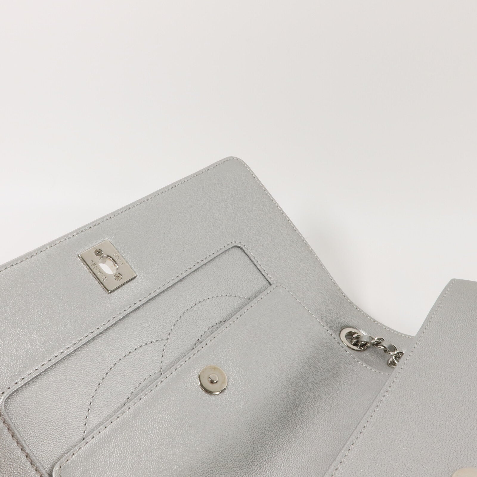 CHANEL 牛皮皮革Mademoiselle Flap Bag鏈帶肩背袋