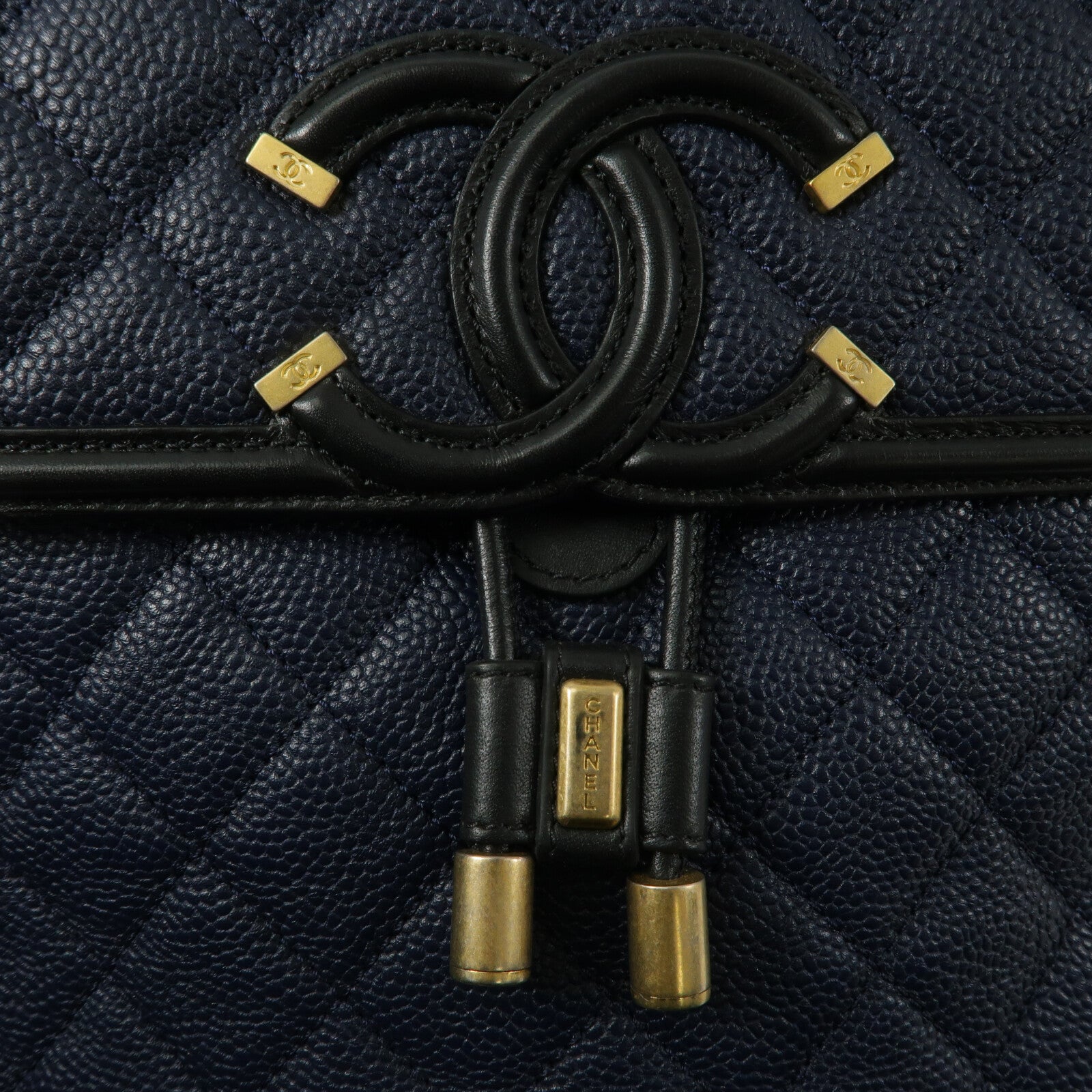 CHANEL 牛皮皮革CC Filigree Backpack鏈帶背包