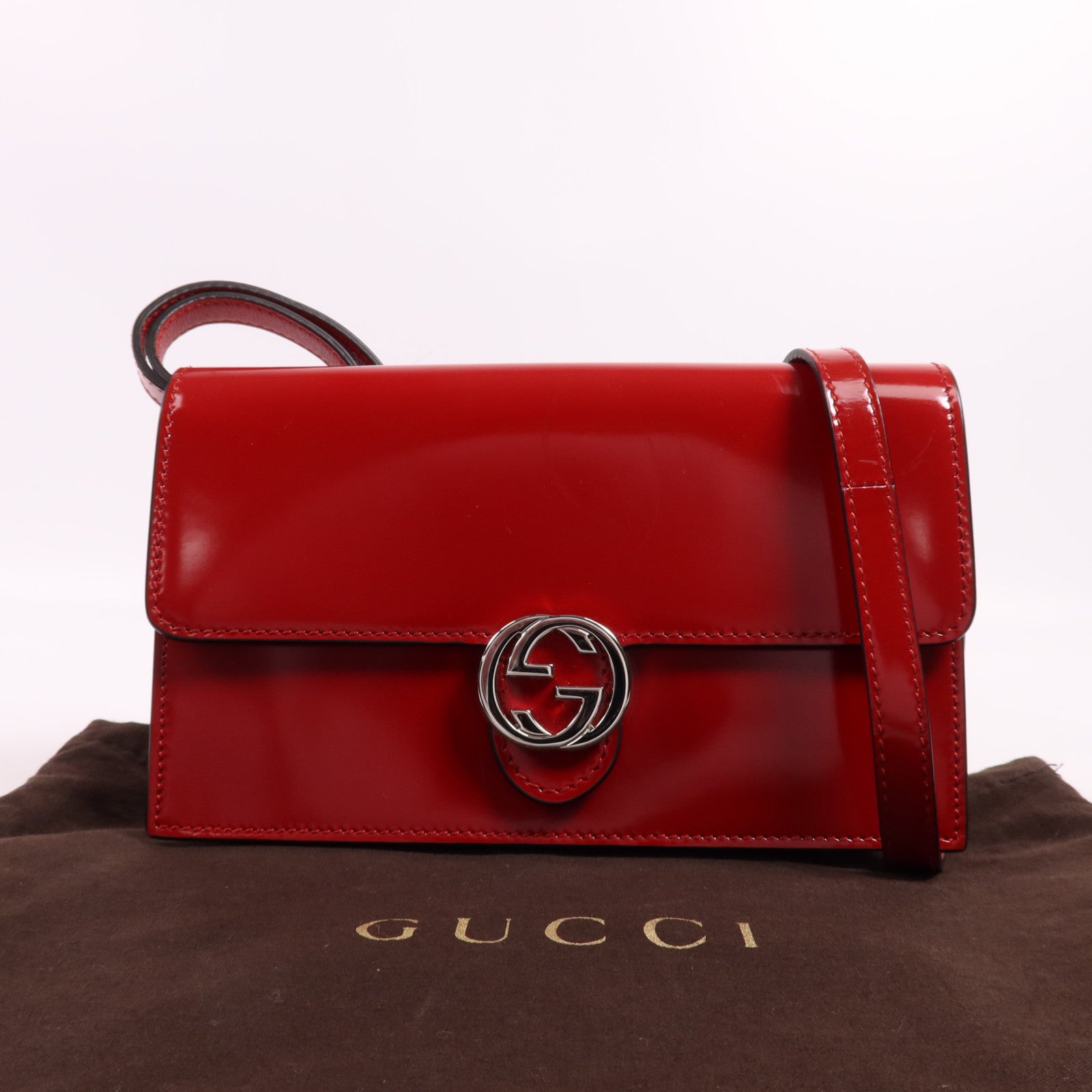 GUCCI 漆皮皮革Wallet On Strap銀扣肩背袋