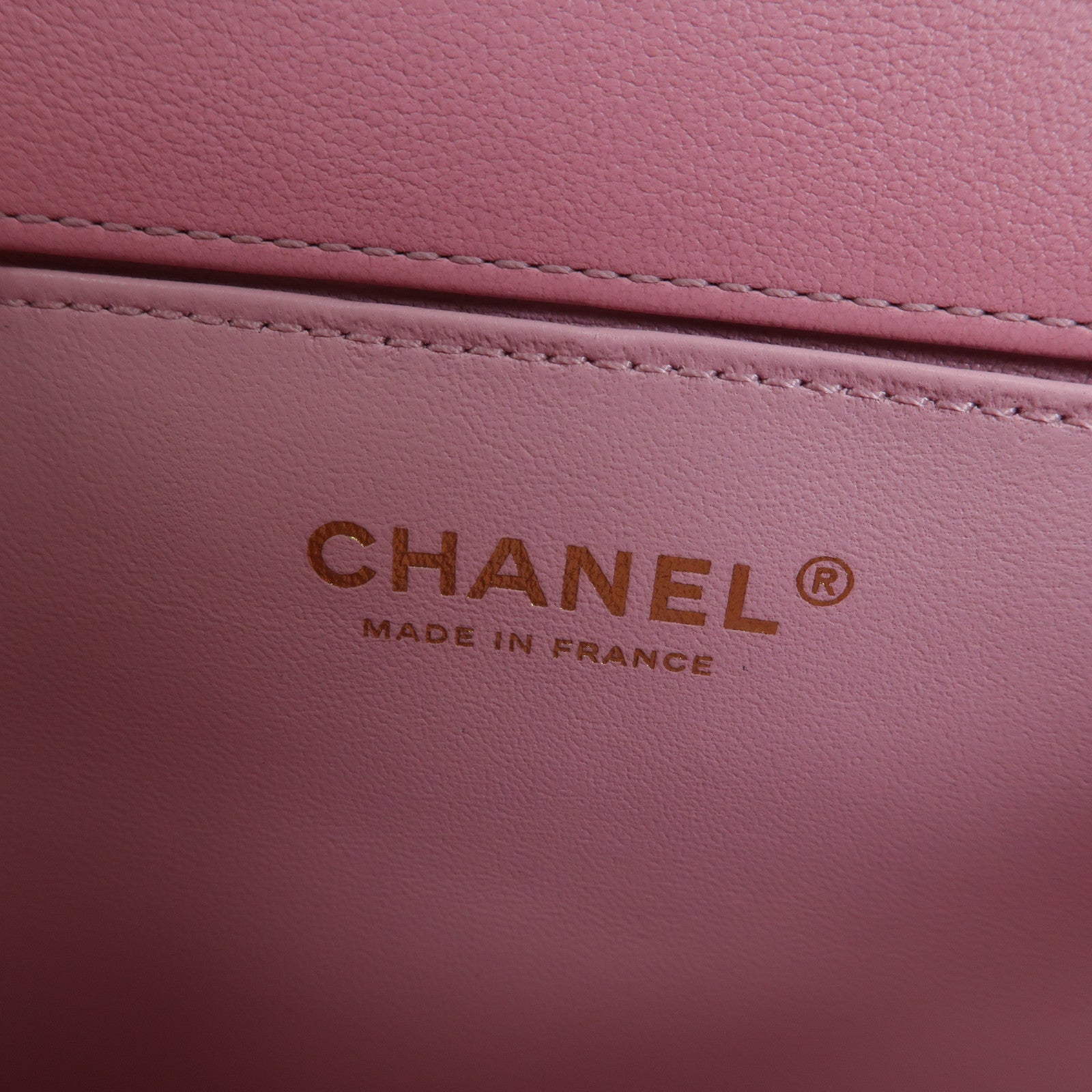 CHANEL 牛皮皮革Boy Chanel金扣肩背袋