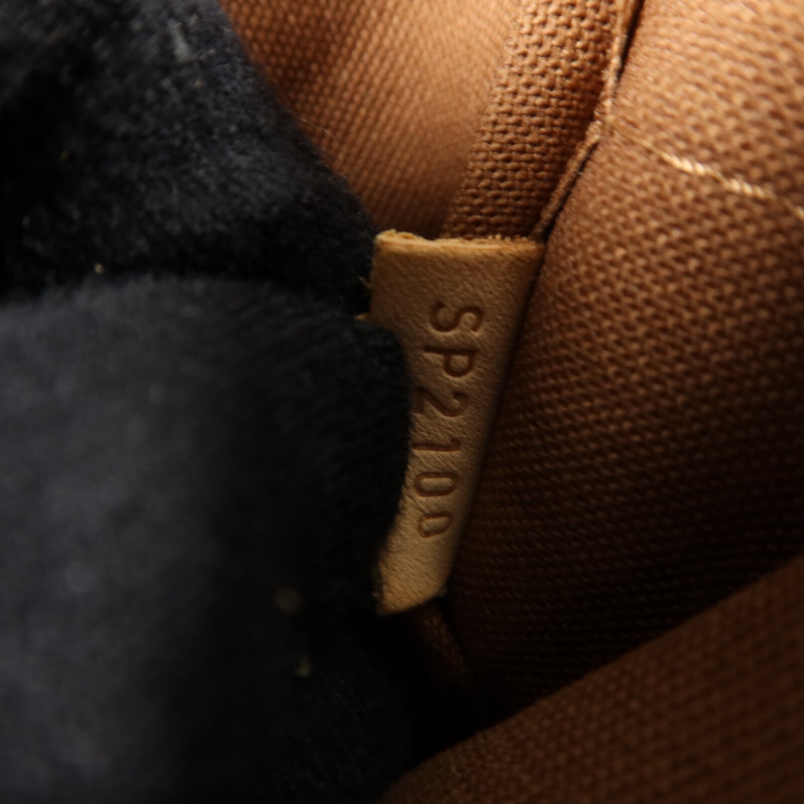 LOUIS VUITTON Monogram Tivoli GM金扣肩背袋