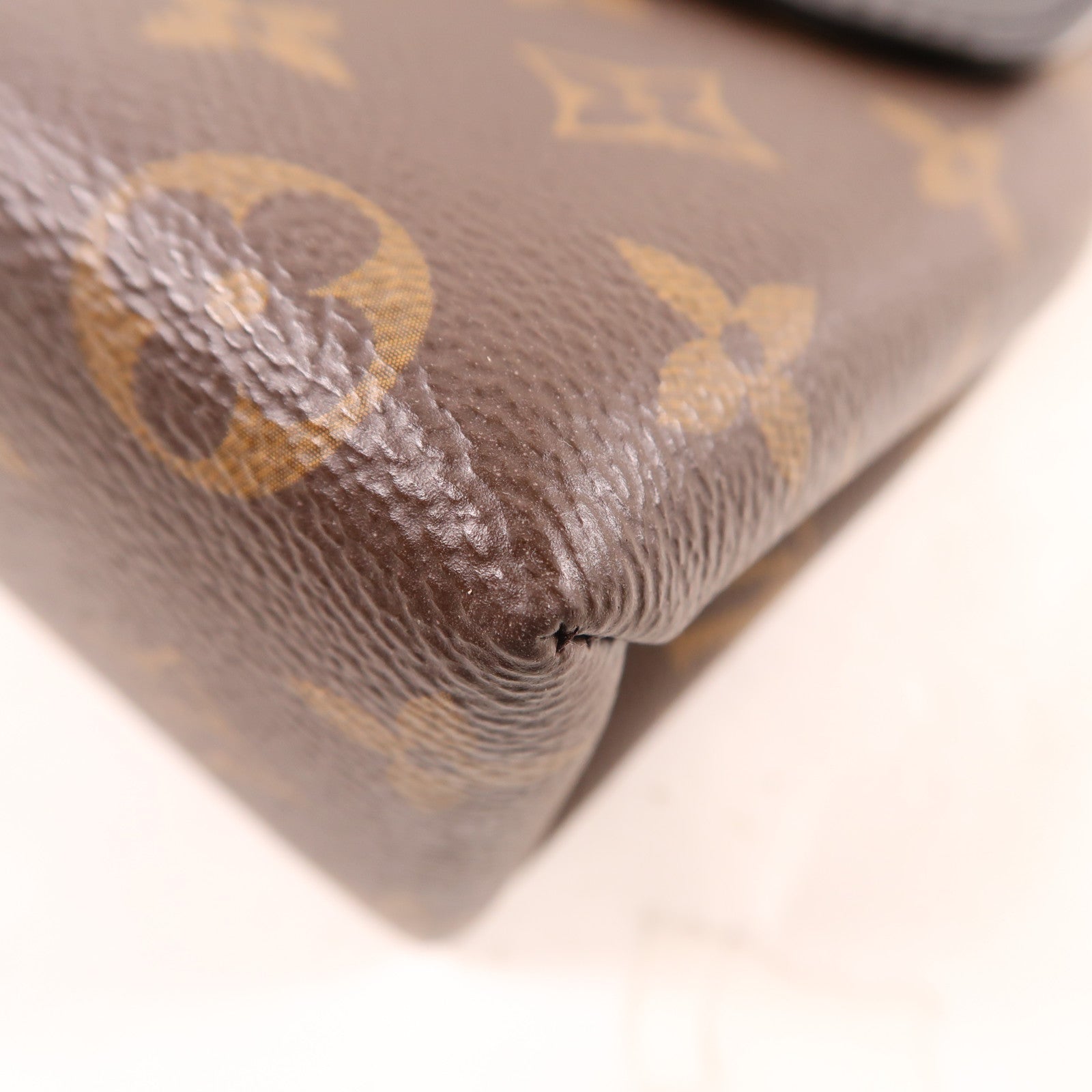 LOUIS VUITTON Monogram Locky BB金扣手挽肩背兩用袋棕色/黑色