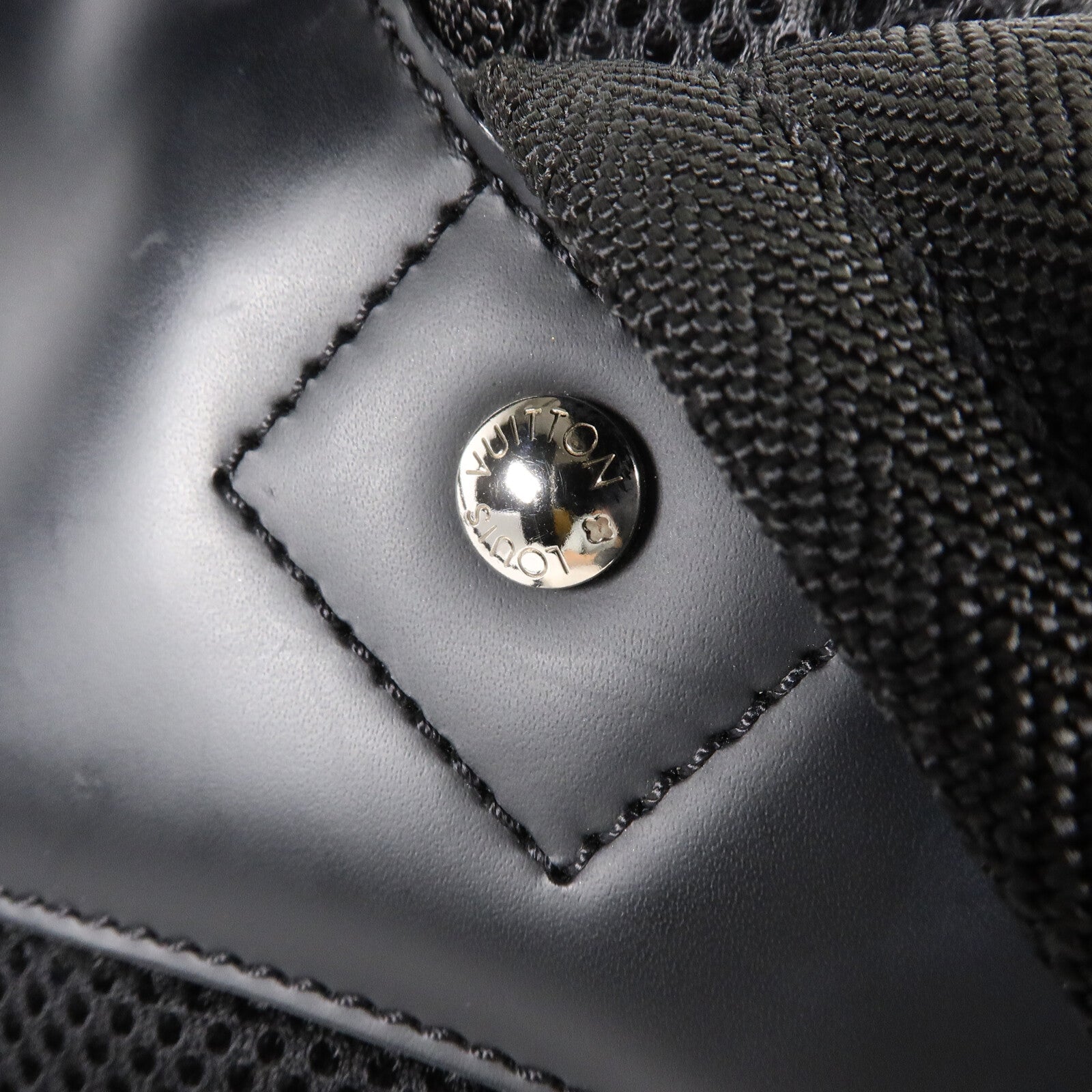 LOUIS VUITTON Damier Graffit Michael Backpack肩背袋