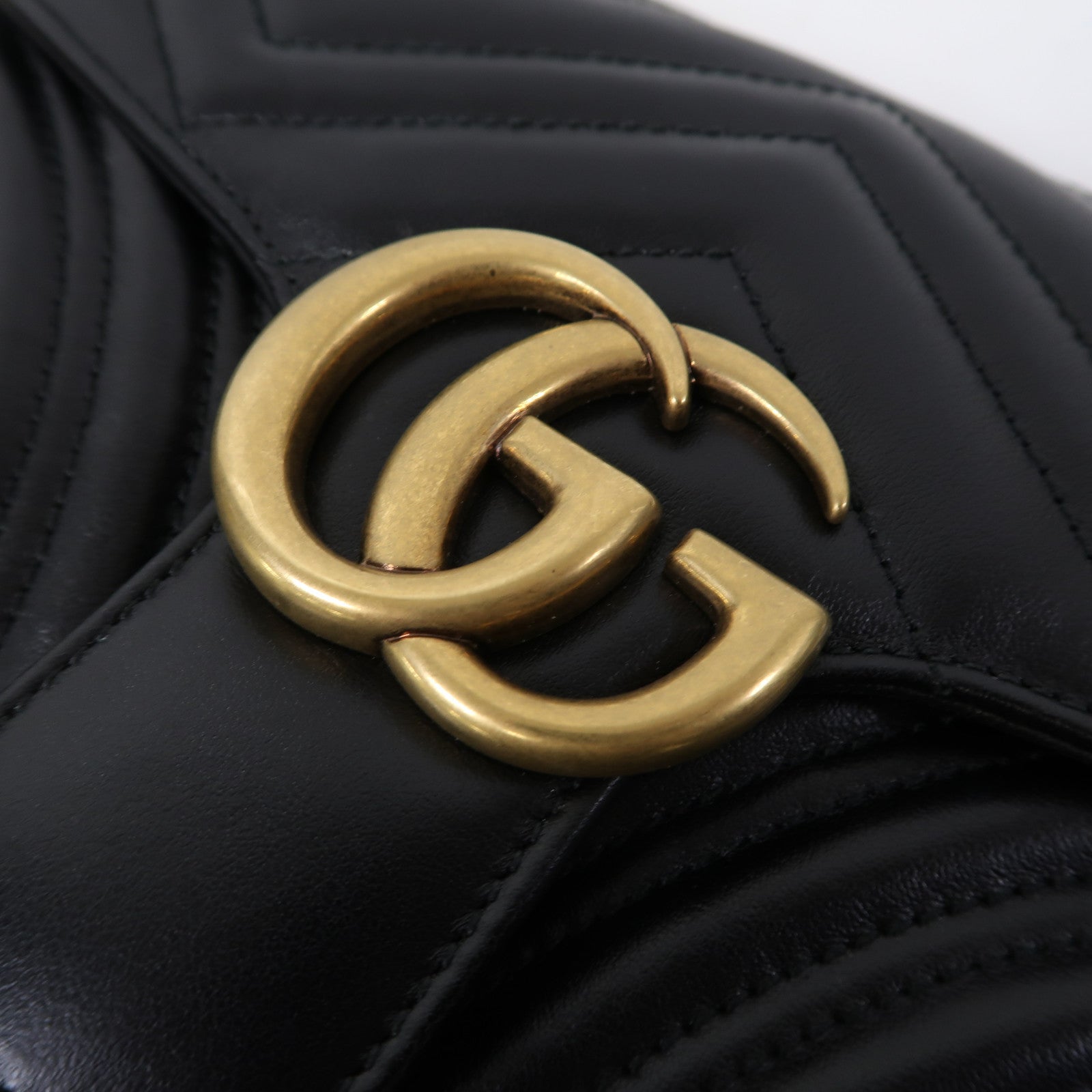 GUCCI 牛皮皮革GG Marmont金扣鏈帶肩背袋黑色