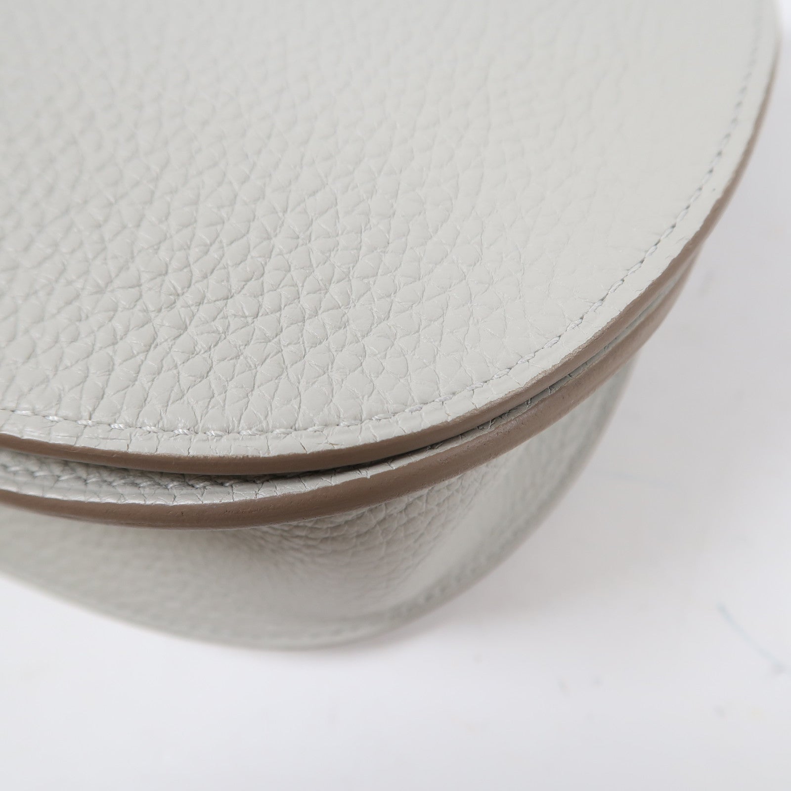 HERMES Clemence皮革Saut 25銀扣肩背袋Gris Perle灰色