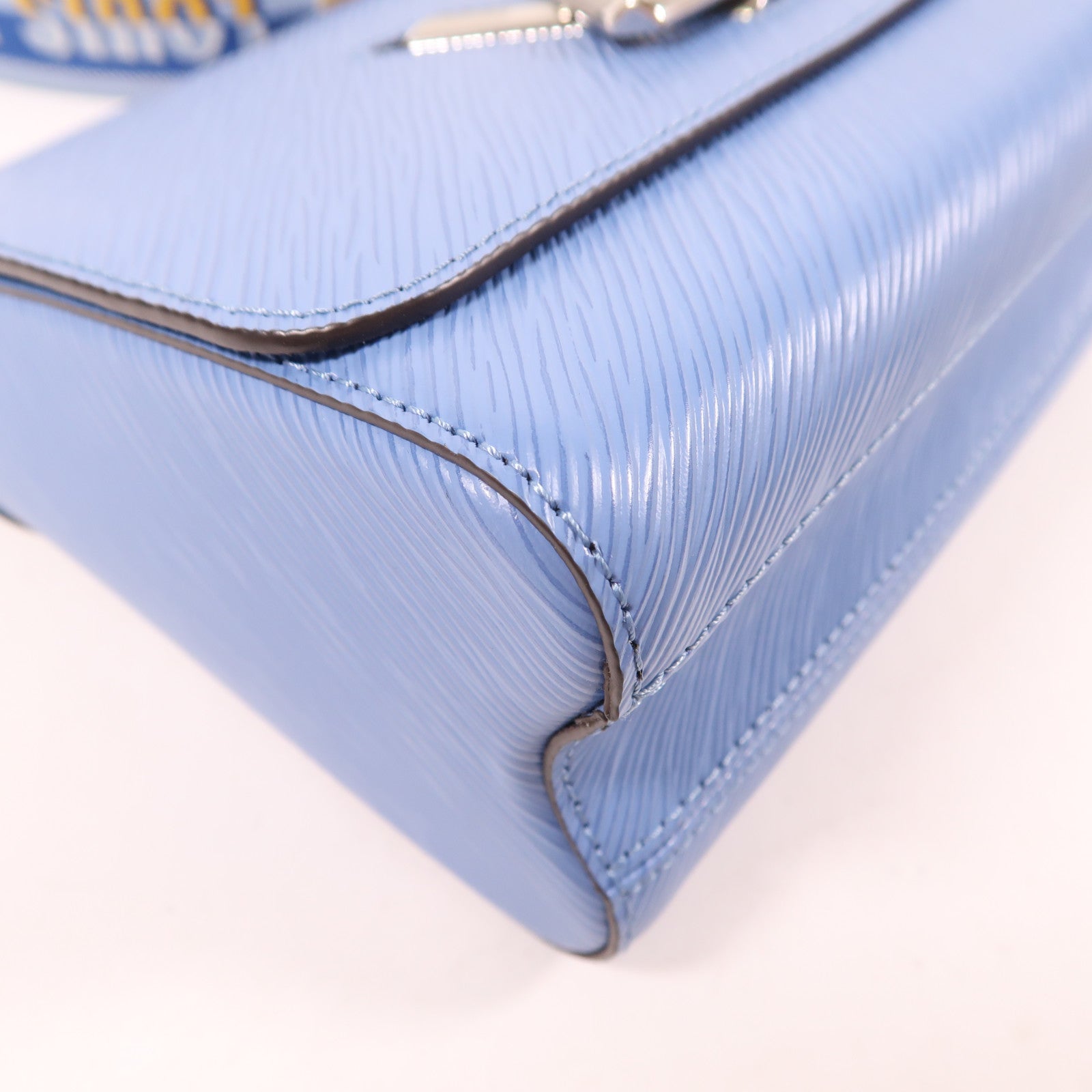 LOUIS VUITTON Epi Twist MM銀扣手挽肩背兩用袋