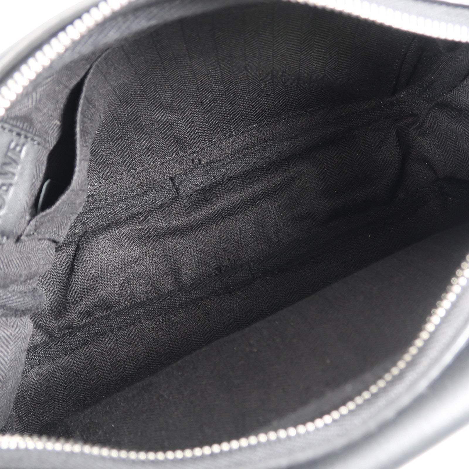 LOEWE 牛皮皮革Military Messenger Bag銀扣肩背袋