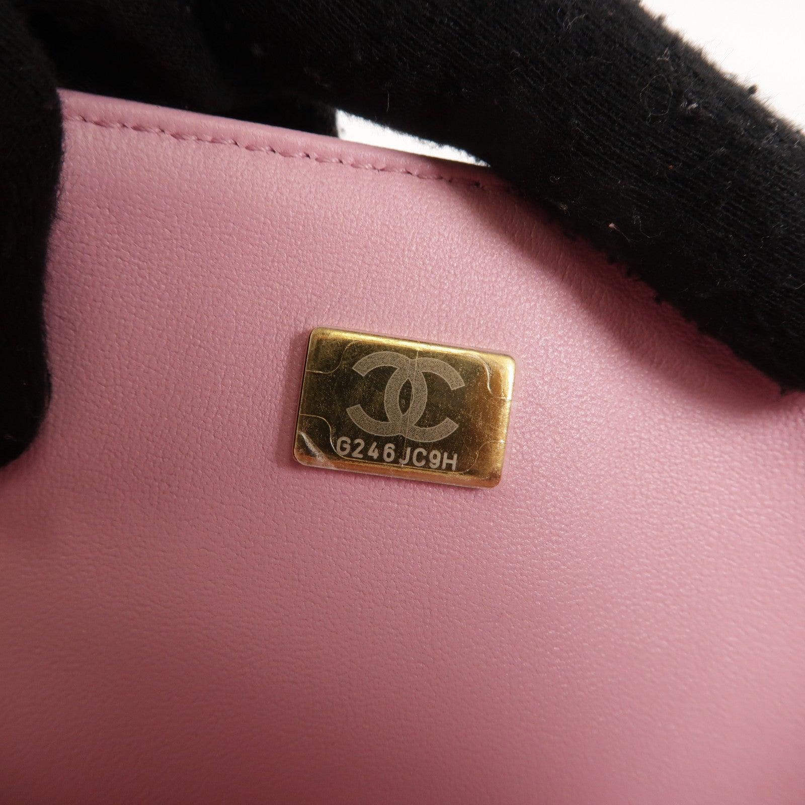 CHANEL 牛皮皮革Boy Chanel金扣肩背袋