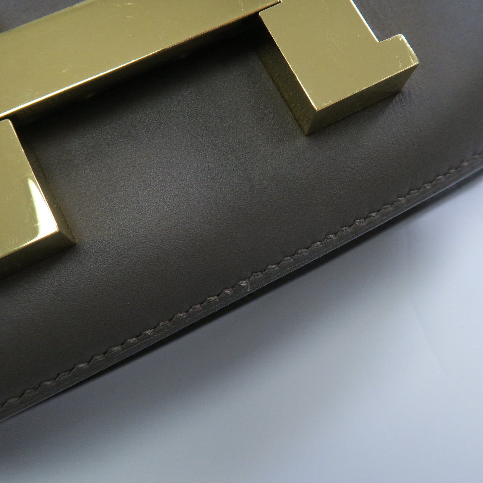HERMES Swift皮革Constance 24金扣肩背袋Gris Etain錫器灰色