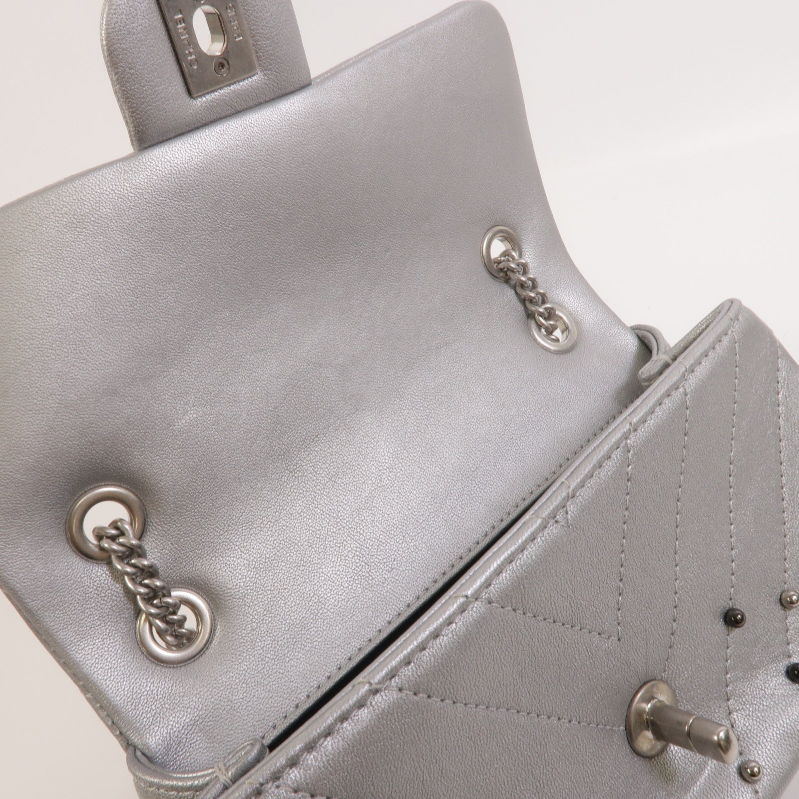 CHANEL 牛皮皮革Mini Flap Bag鏈帶肩背袋