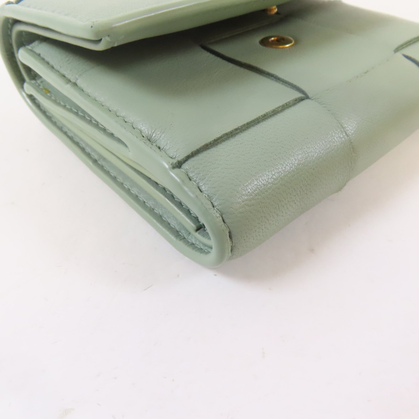 BOTTEGA VENETA 織紋羊皮皮革Trifold Wallet金扣錢包淺綠色