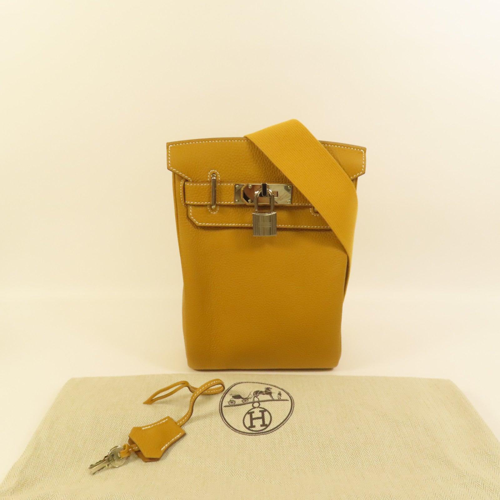 HERMES Togo皮革Hac A Dos PM銀扣背包Natural Sable