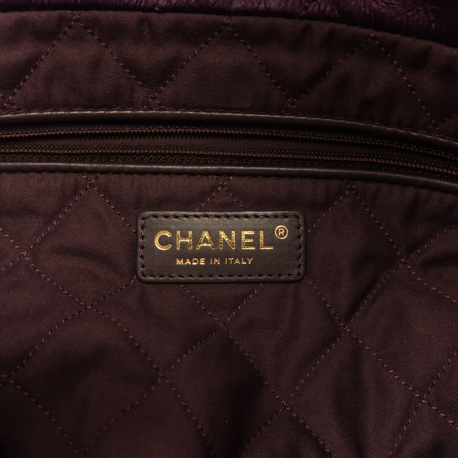 CHANEL 牛皮皮革Chanel 22 Bag金扣鏈帶肩背袋