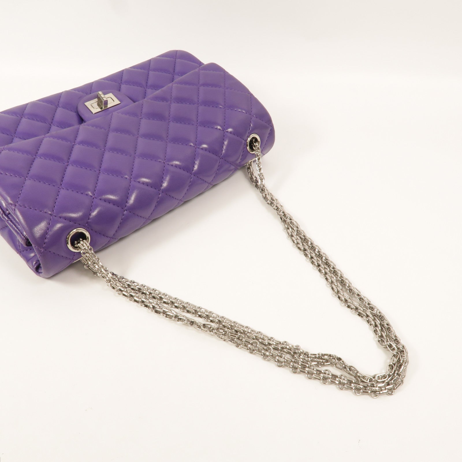 CHANEL 羊皮皮革2.55鏈帶肩背袋