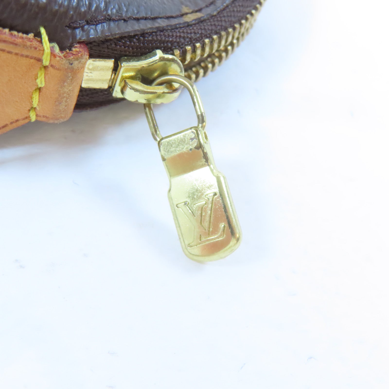 LOUIS VUITTON Monogram Cosmetic Pouch金扣小袋啡色