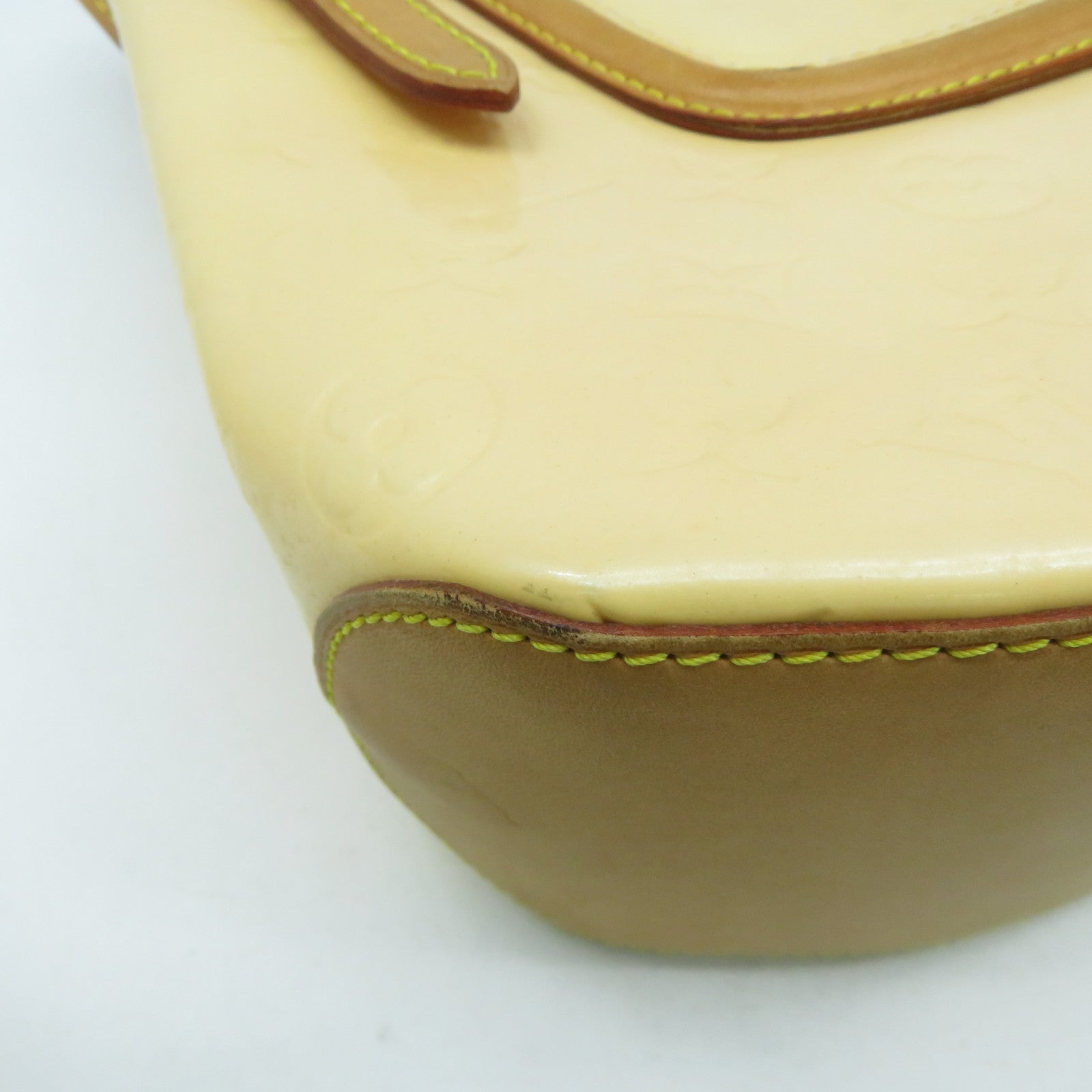 LOUIS VUITTON 【激減優惠】Monogram Vernis Biscayne Bay GM金扣肩背袋米色
