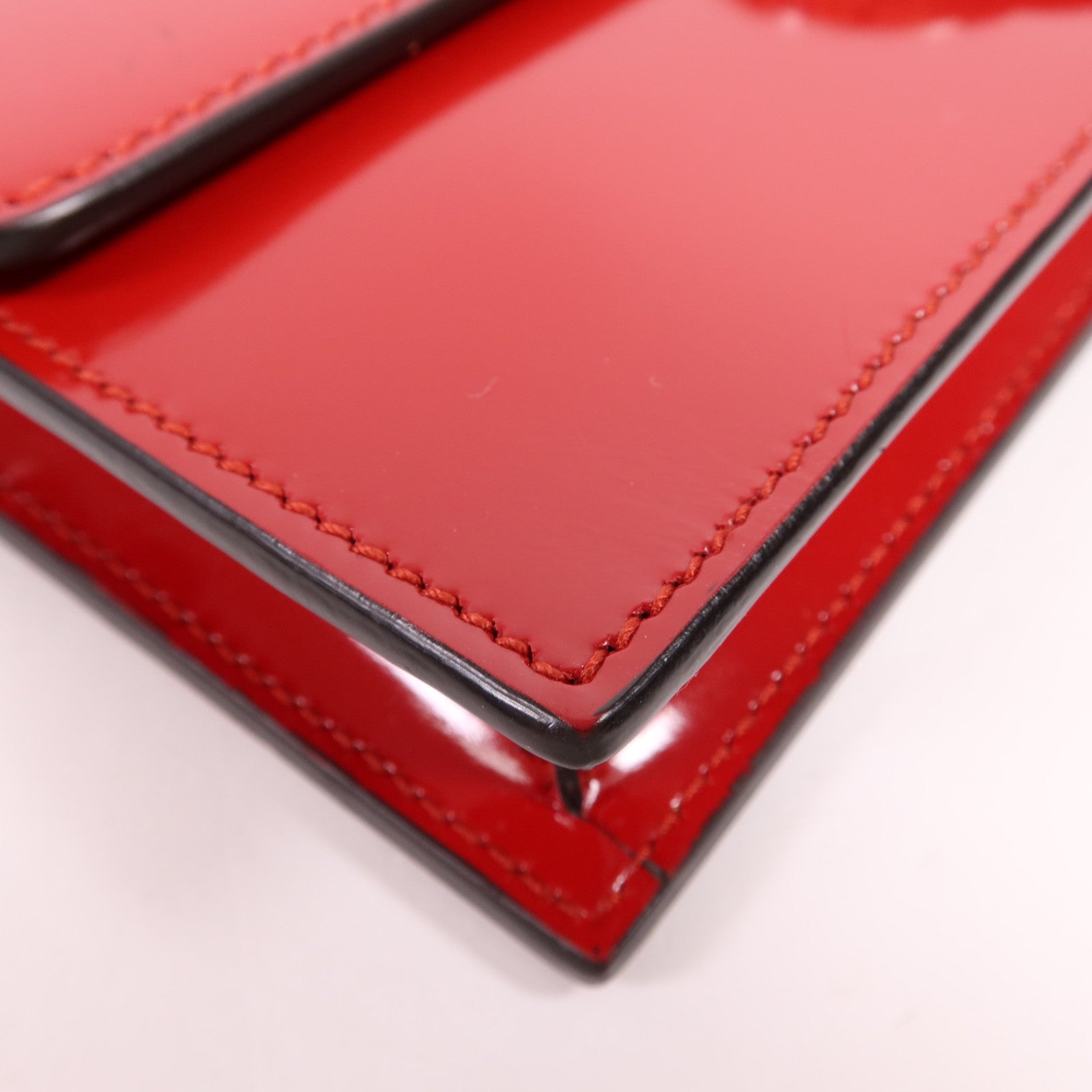 GUCCI 漆皮皮革Wallet On Strap銀扣肩背袋