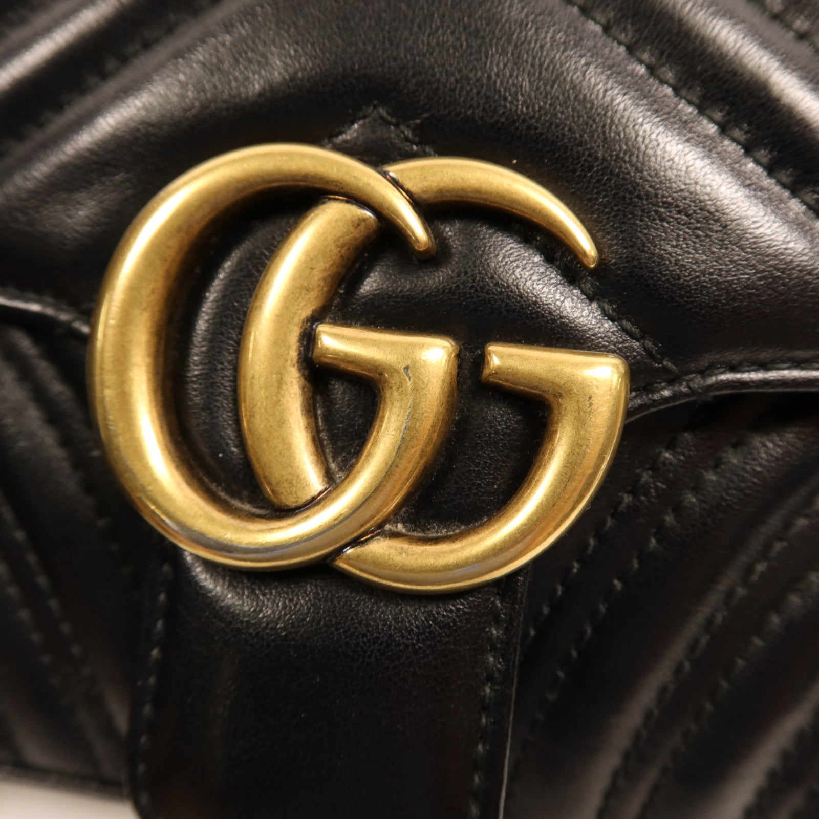 GUCCI 牛皮皮革GG Marmont金扣鏈帶肩背袋