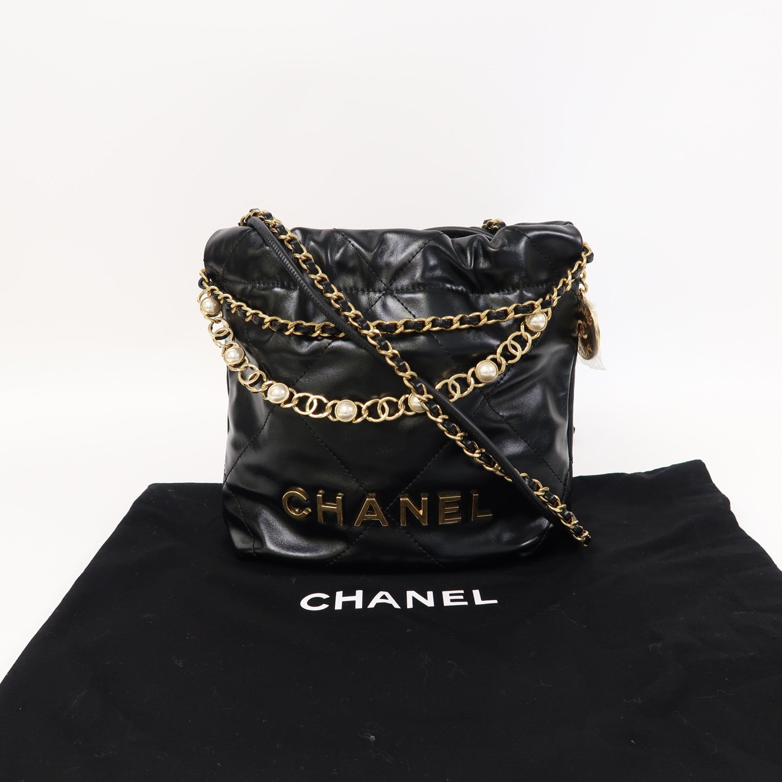 CHANEL 菱格牛皮皮革Mini 22金扣鏈帶肩背袋黑色
