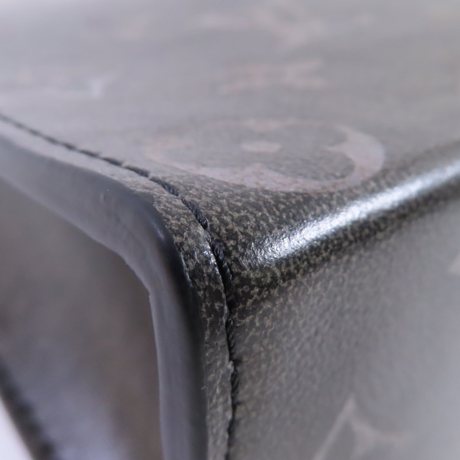 LOUIS VUITTON 【激減優惠】Brushed Monogram Pochette Voyage MM Pouch手拿包黑色