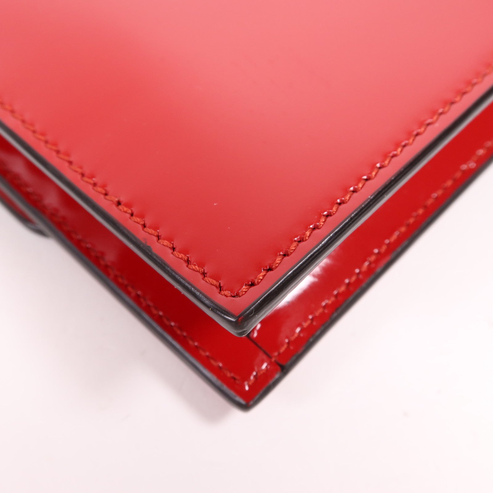 GUCCI 漆皮皮革Wallet On Strap銀扣肩背袋
