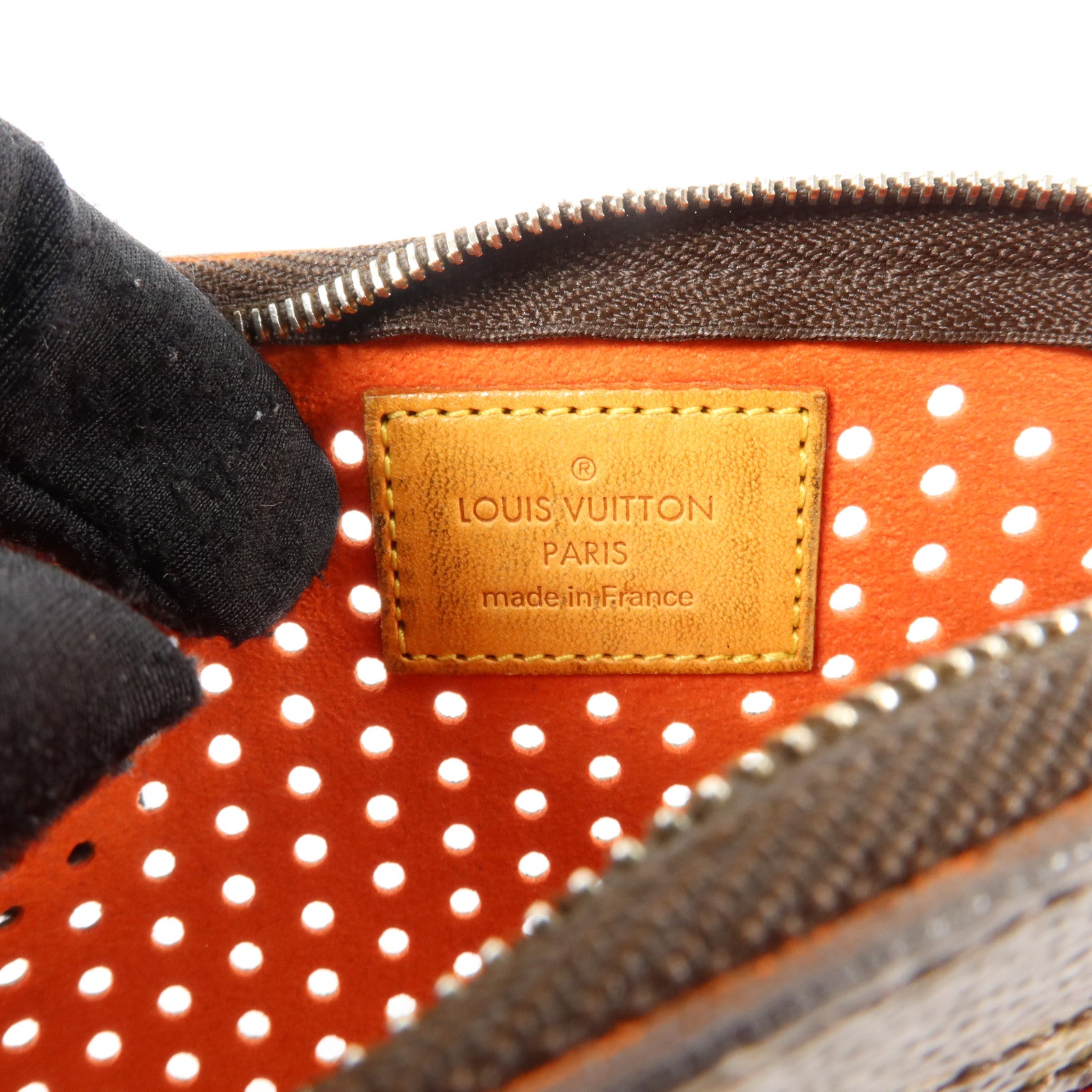 LOUIS VUITTON Monogram Perforated Pochette Plat金扣小袋