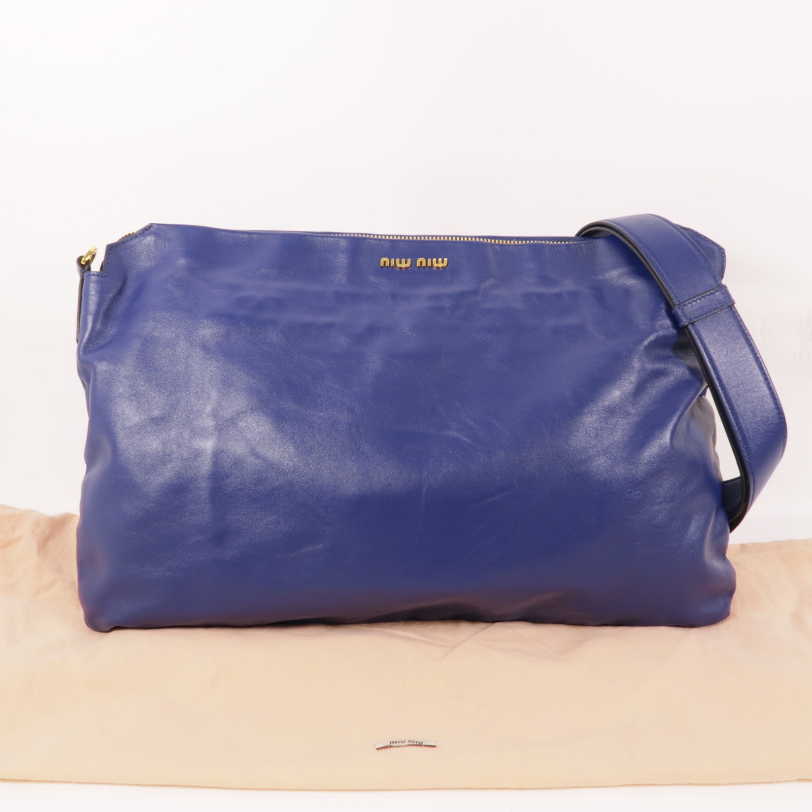 Miu Miu 牛皮皮革Shoulder Bag金扣肩背袋