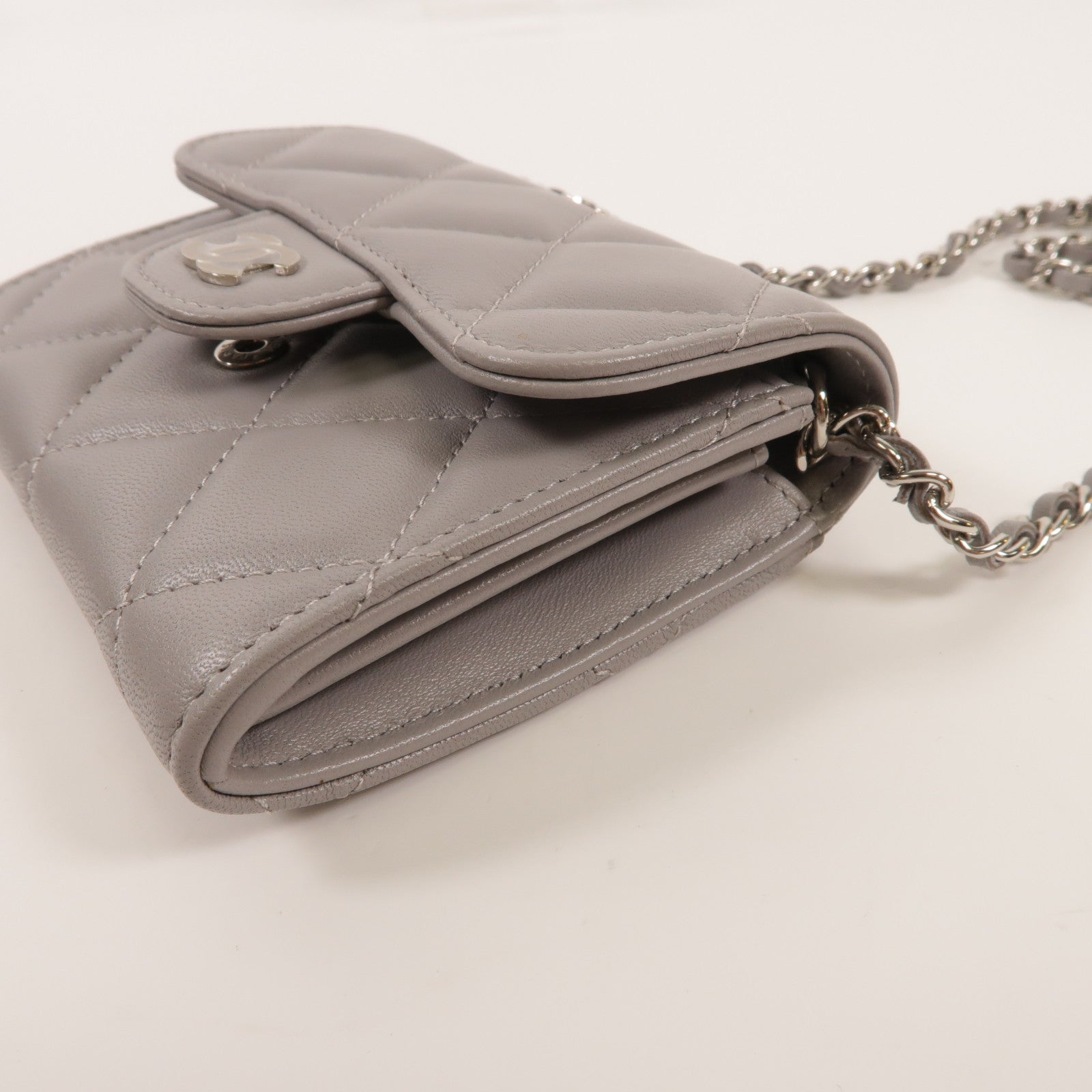CHANEL 羊皮皮革Matelasse Mini銀扣肩背袋