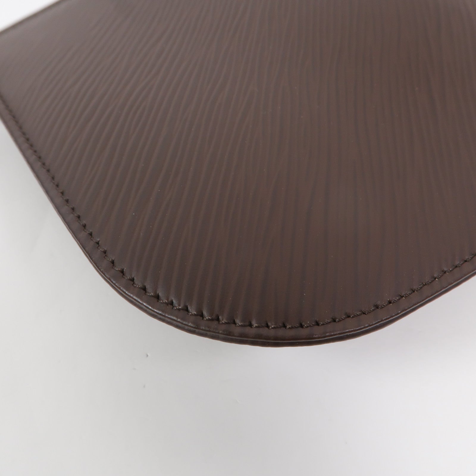 LOUIS VUITTON Epi Pochette Demi Lune肩背袋