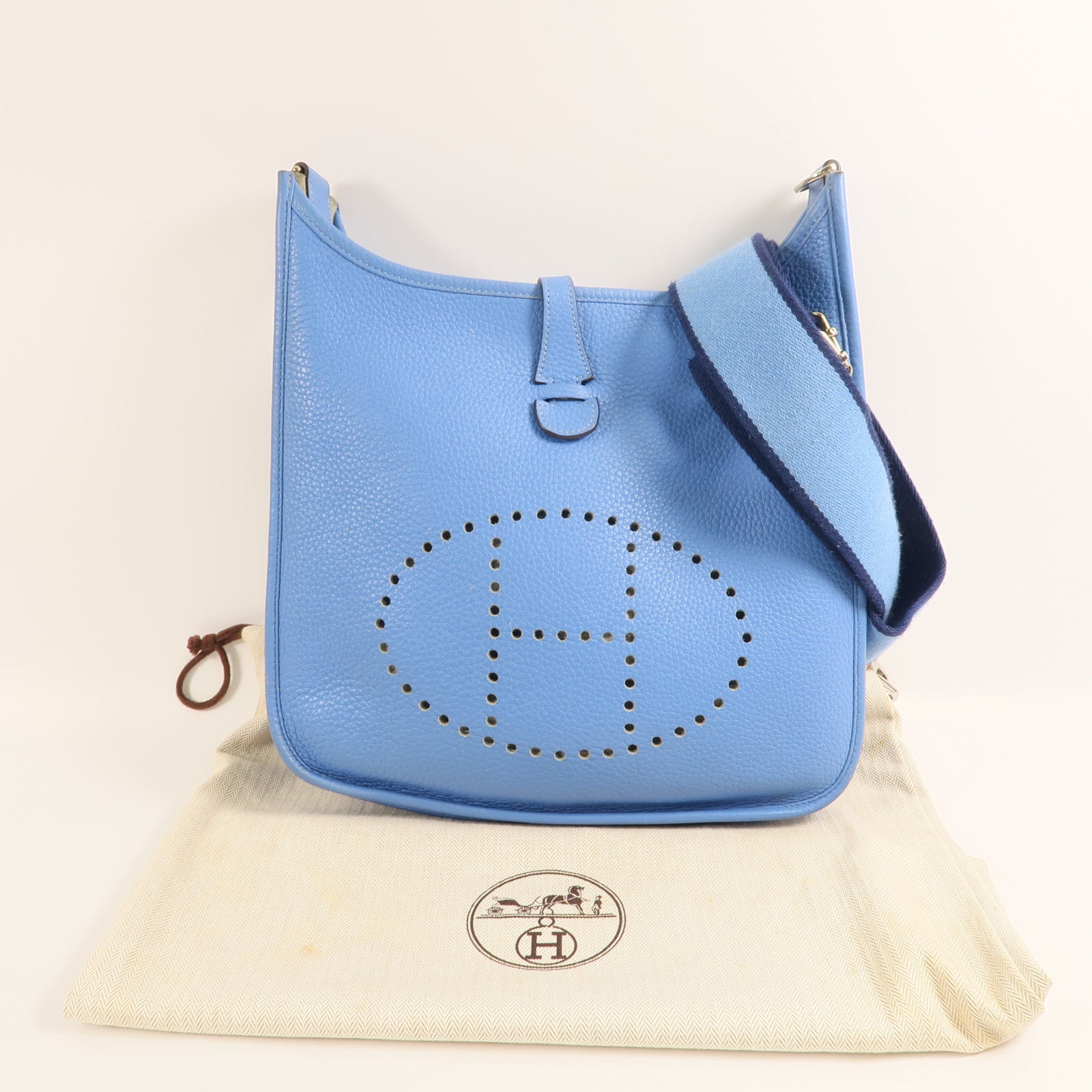 HERMES PHW Evelyne PM Shoulder Bag Taurillon Clemence Leather Bleu Paradis