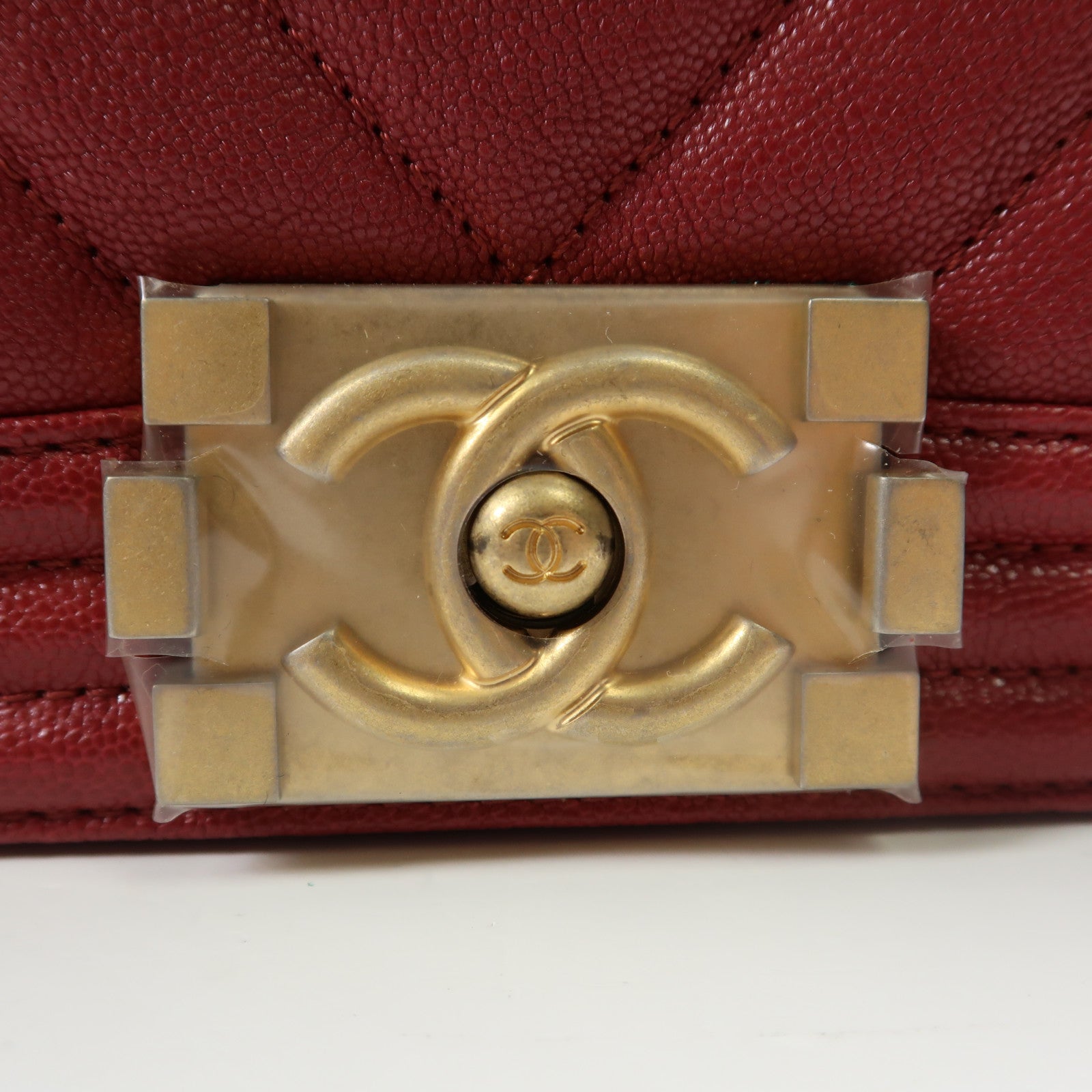 CHANEL 牛皮皮革Boy Chanel 28金扣鏈帶肩背袋