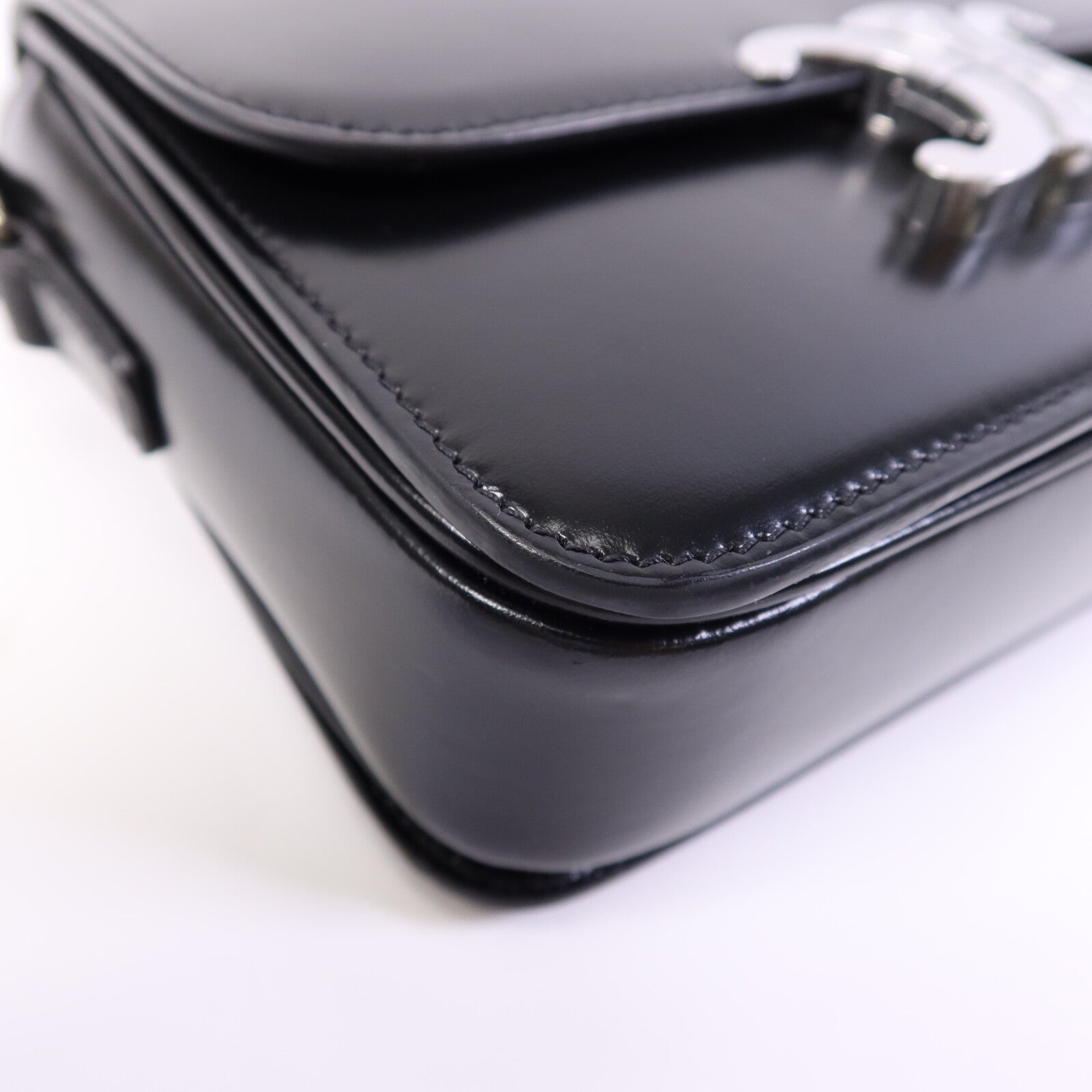 CELINE 牛皮皮革Teen Troimphe銀扣肩背袋