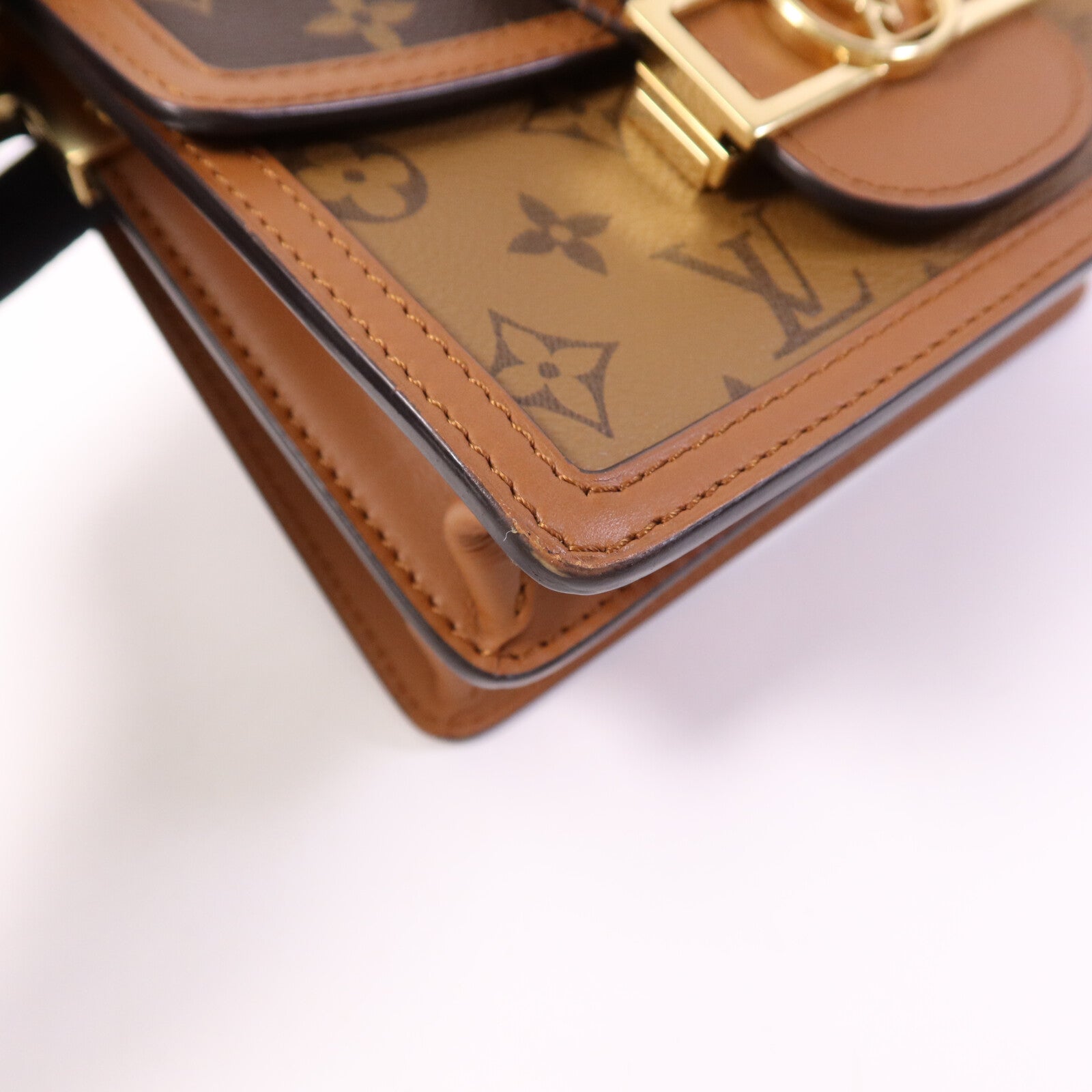 LOUIS VUITTON 【激減優惠】Monogram Reverse Mini Dauphine 金扣肩背袋
