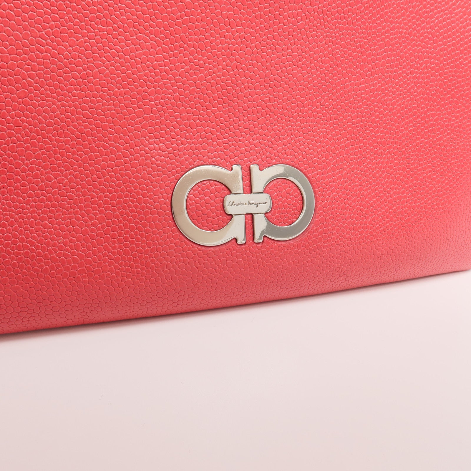 Salvatore Ferragamo 牛皮皮革Pouch手拿包