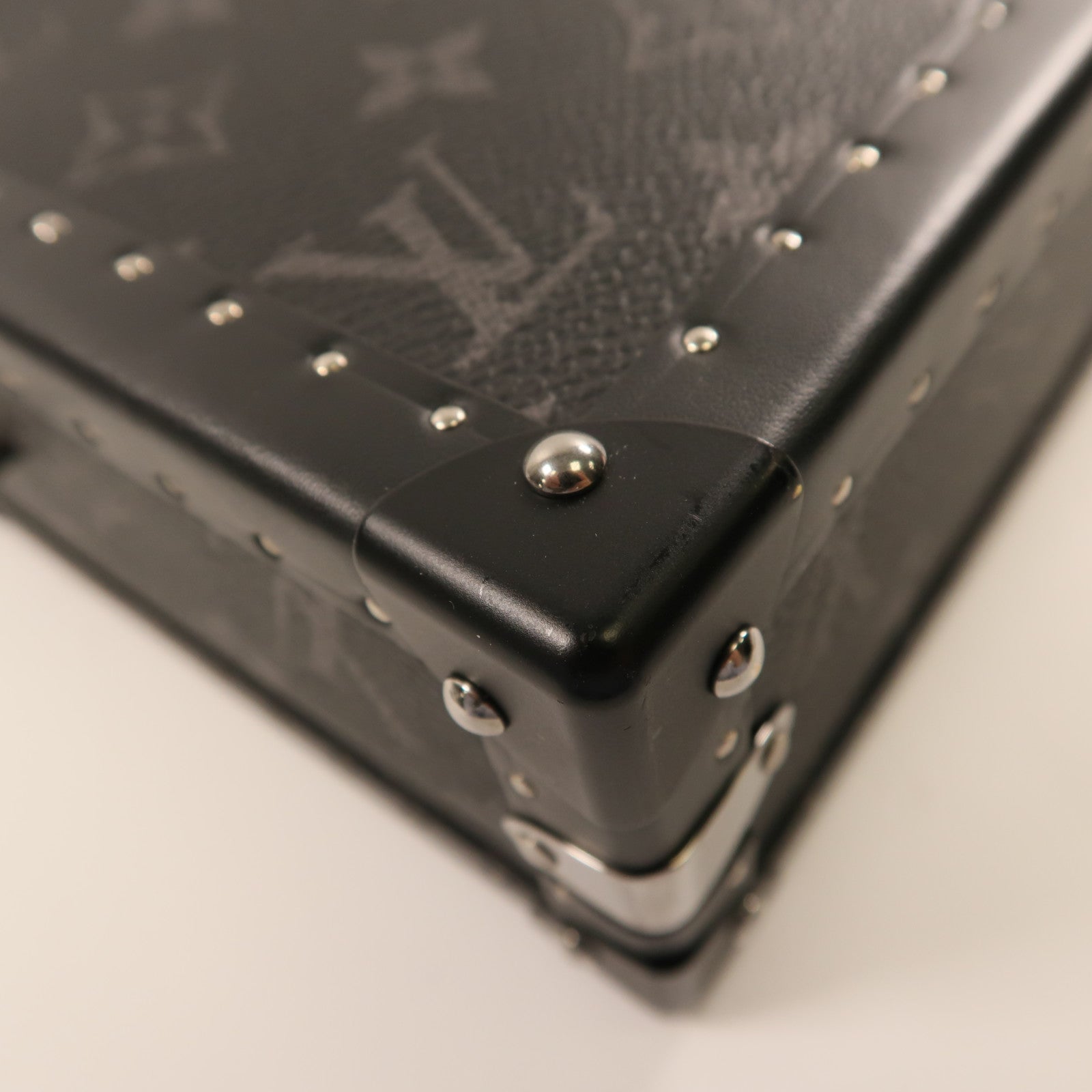 LOUIS VUITTON Monogram Eclipse Clutch Box銀扣肩背袋黑色