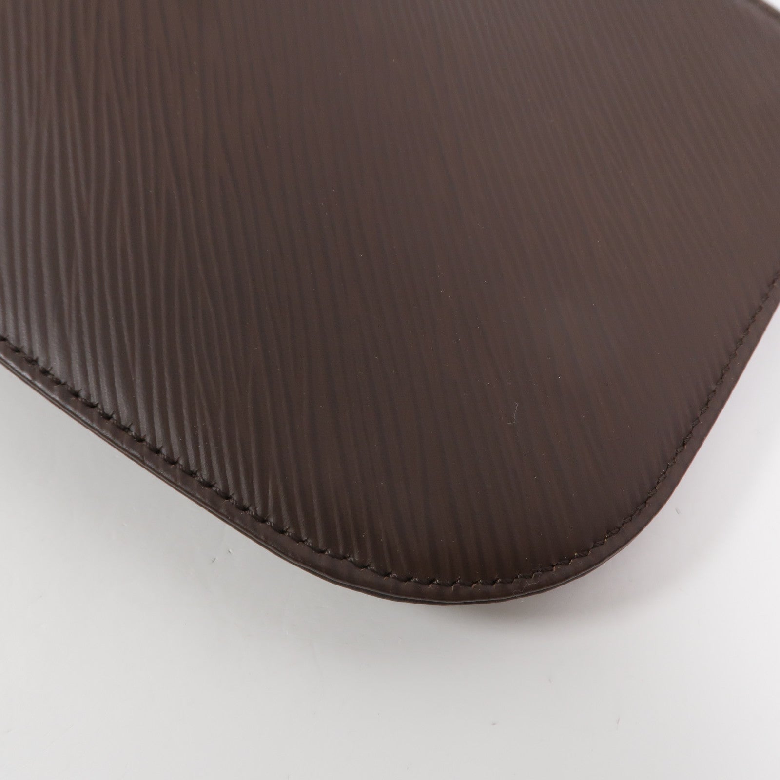LOUIS VUITTON Epi Pochette Demi Lune肩背袋
