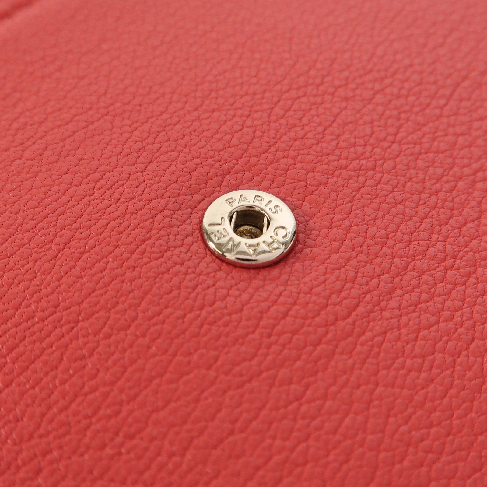 CHANEL 牛皮皮革WOC Wallet On Chain鏈帶肩背袋